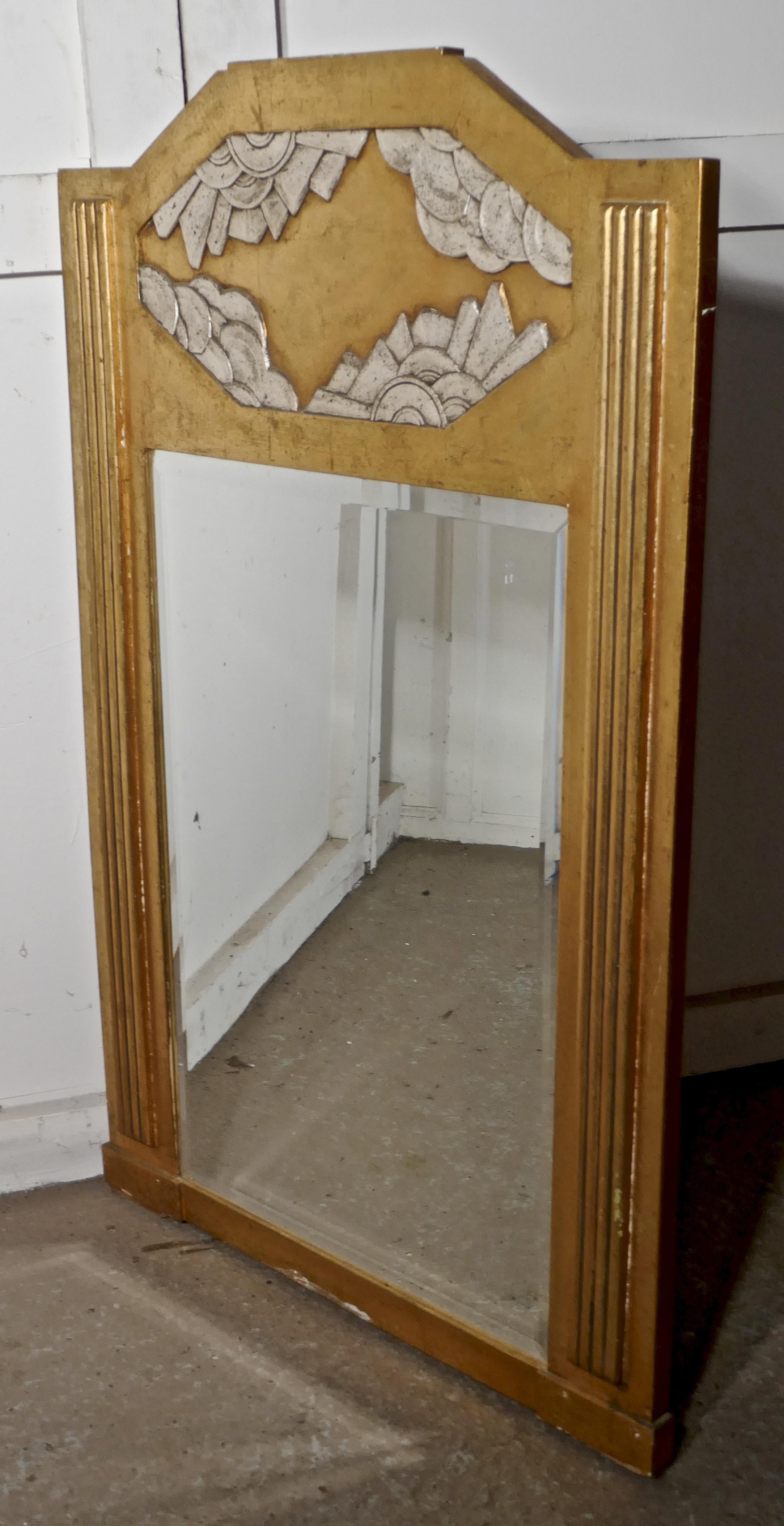 Art Déco Grande specchio da parete francese in stile Odeon Art Deco Mirror dorato in vendita