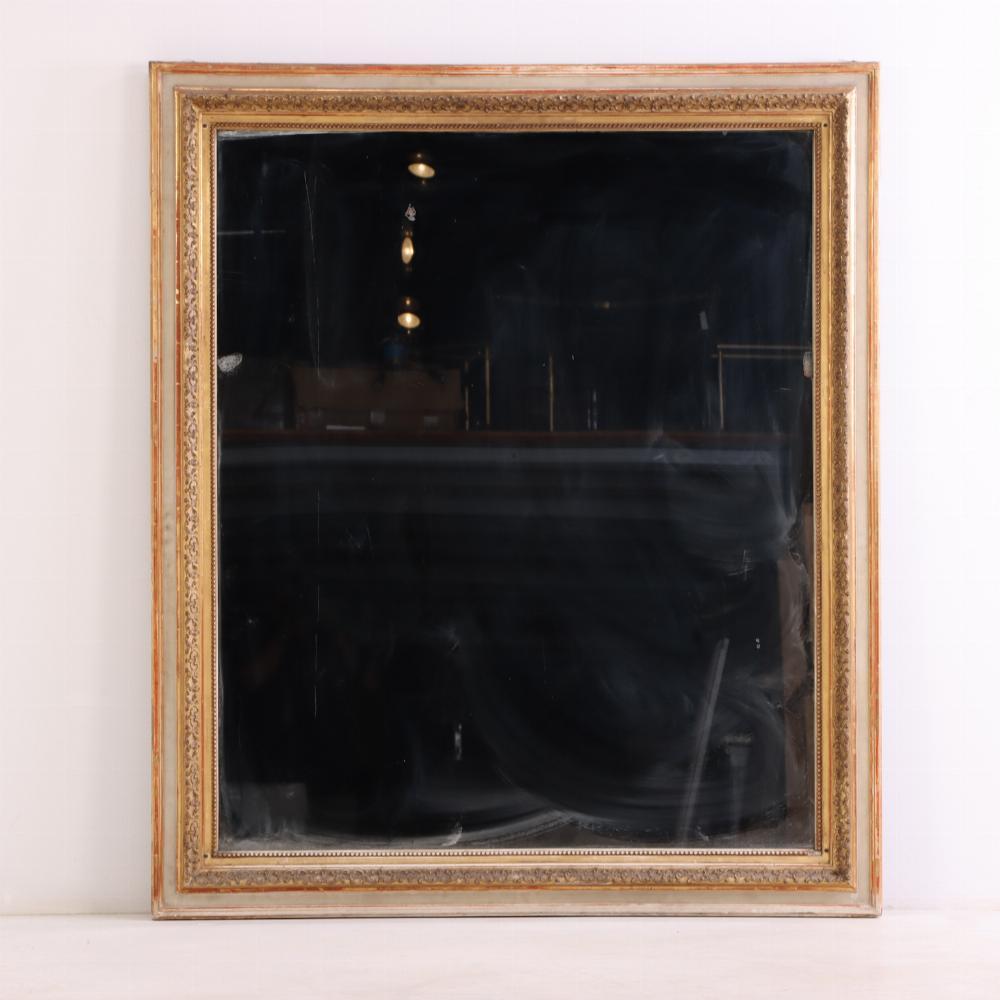 XIX secolo Grande specchio francese dipinto e dorato, C.C. 1880. in vendita