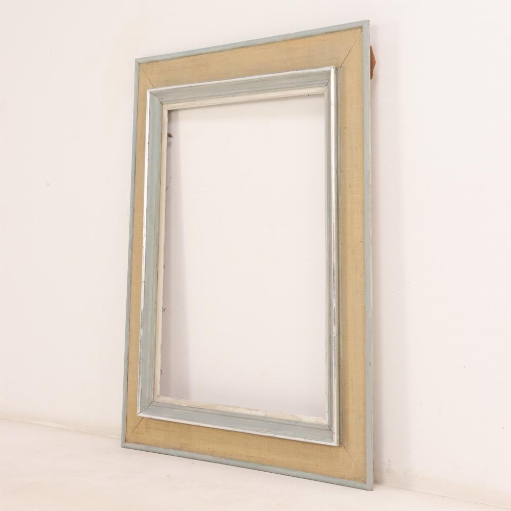 A large French painted canvas frame, C. 1970. In Good Condition For Sale In Philadelphia, PA