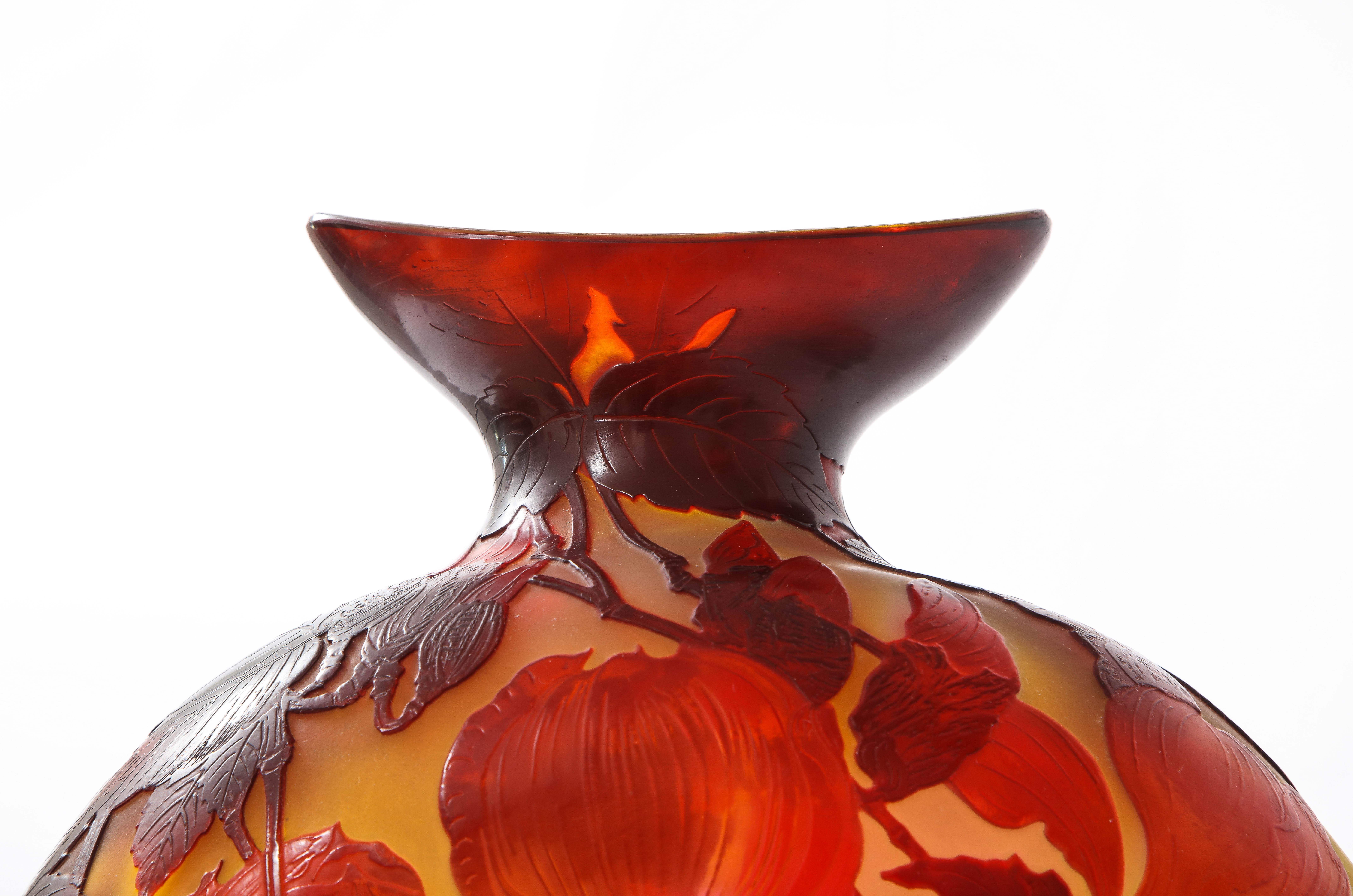 Grand vase français signé Emille Galle Souffle 