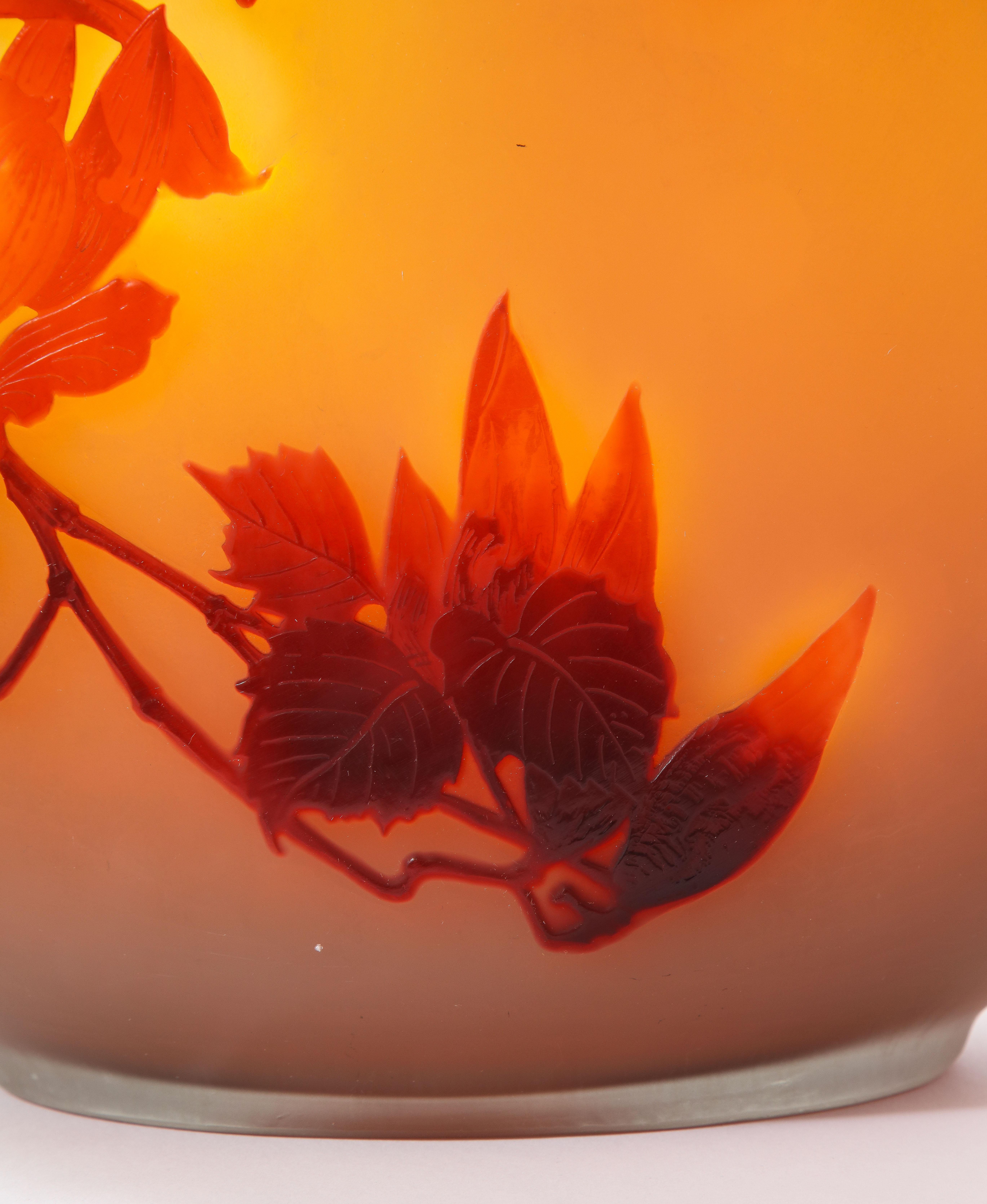 Grand vase français signé Emille Galle Souffle 