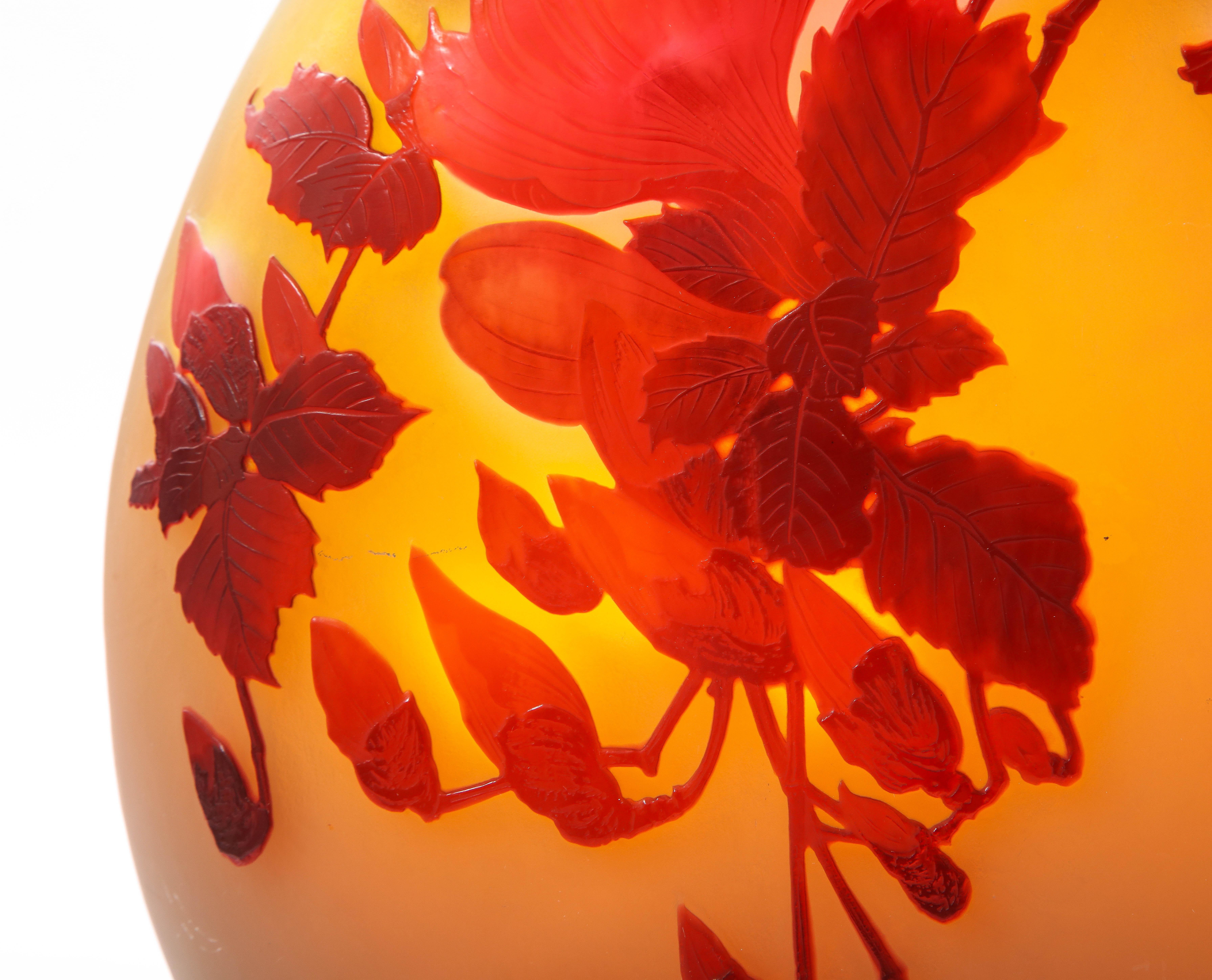 Grand vase français signé Emille Galle Souffle 