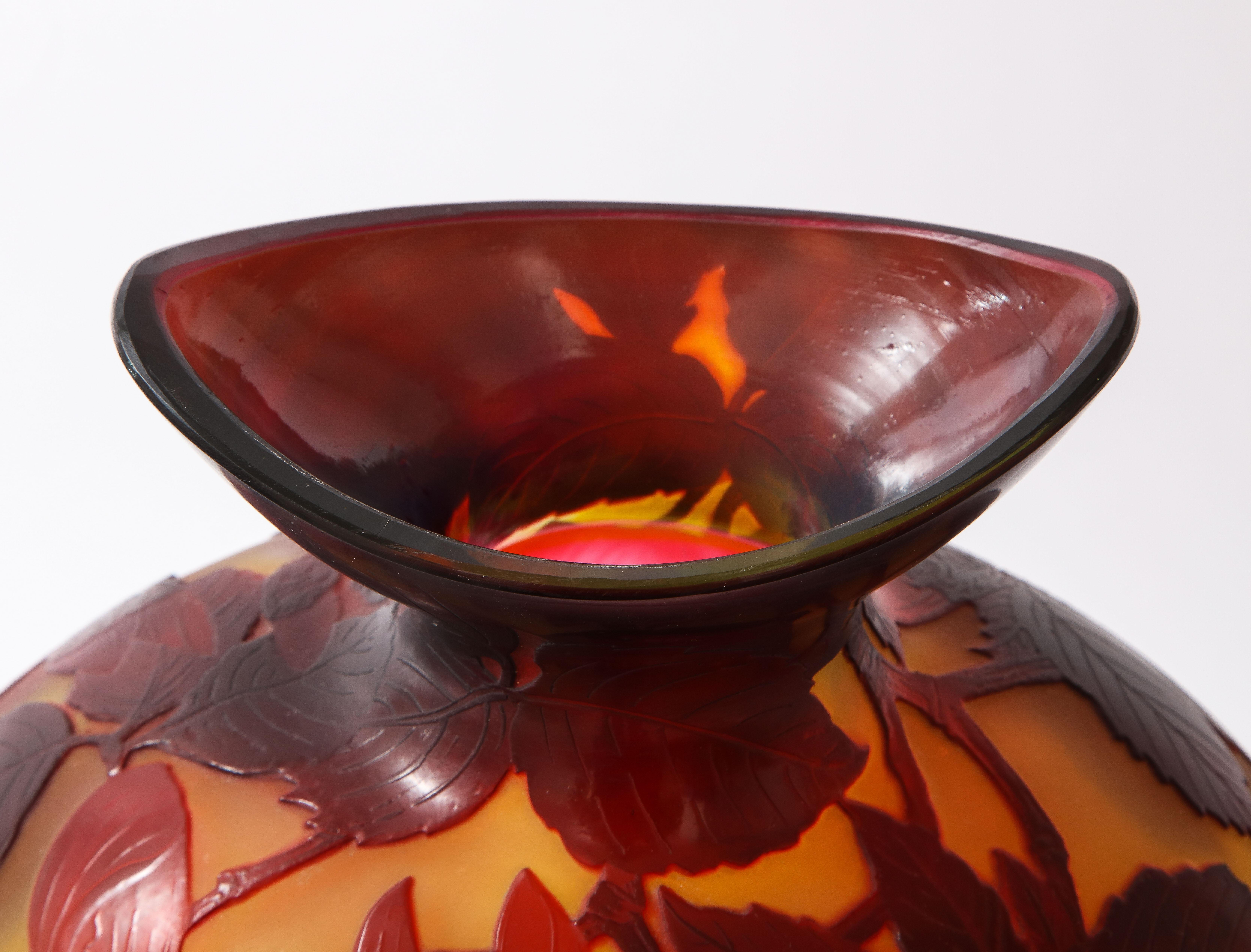 Grand vase français signé Emille Galle Souffle 