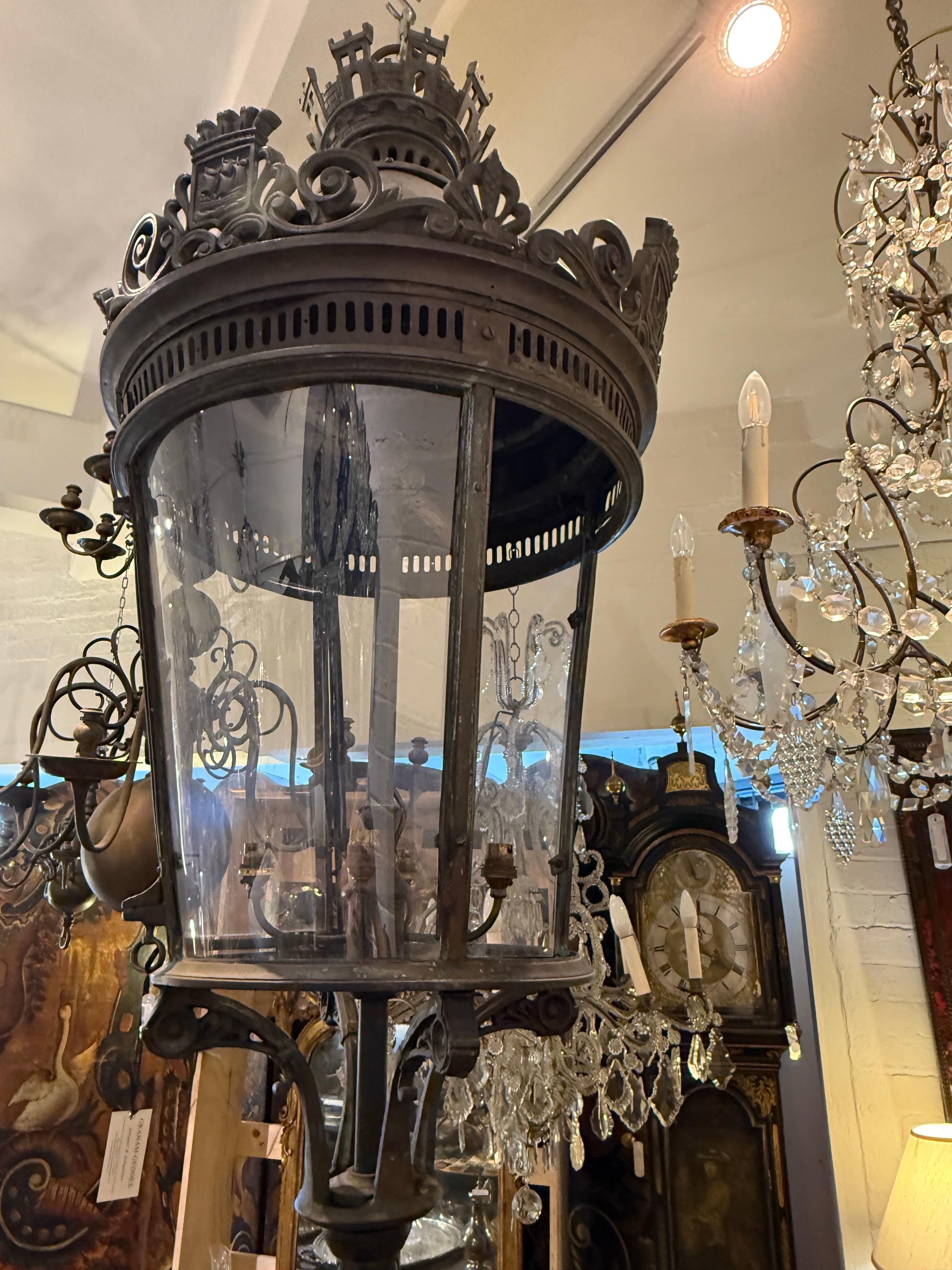 A Large French Style Solid Cast Bronze Ship's Lantern In Good Condition For Sale In ARMADALE, VIC