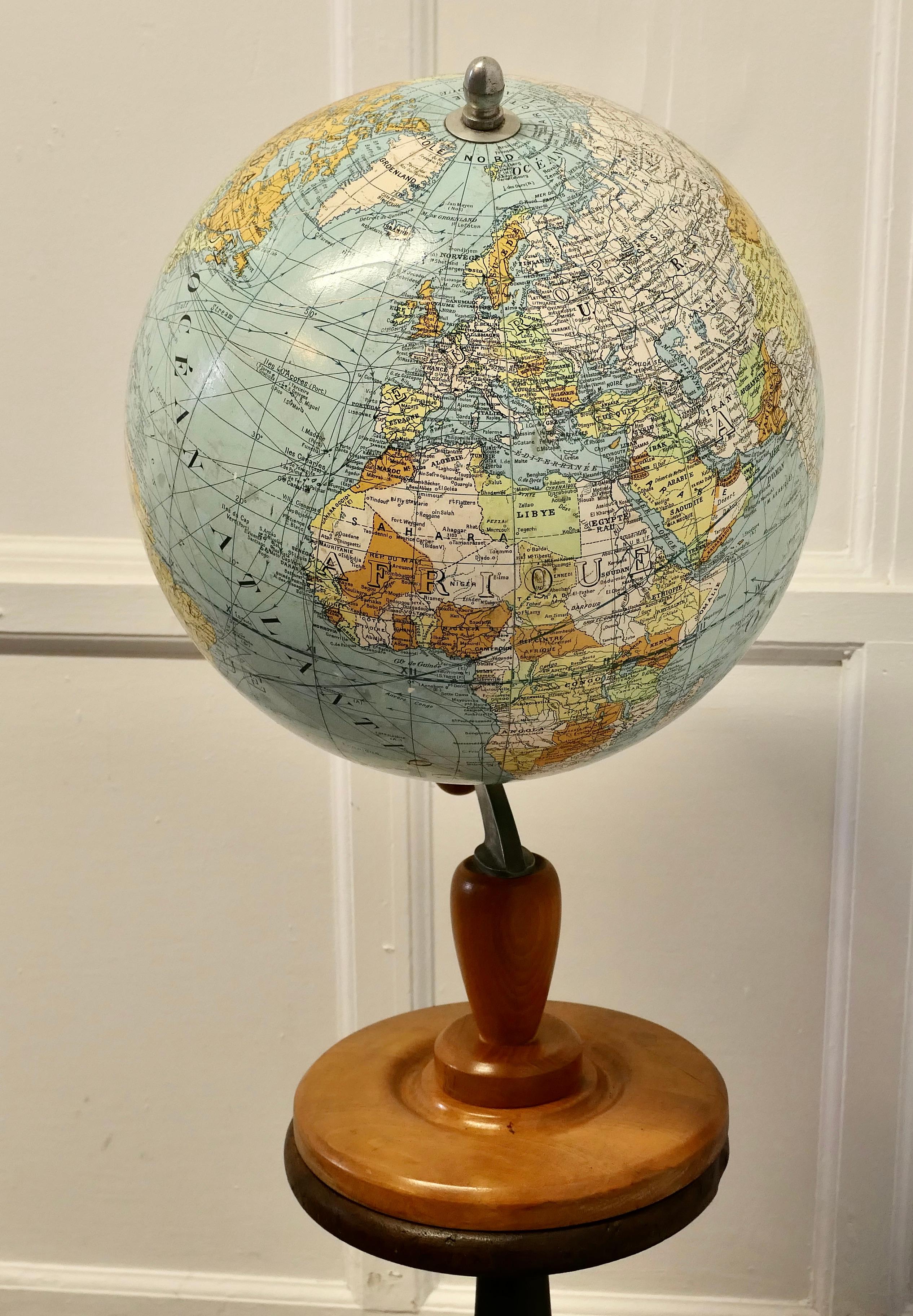 Large French Terrestrial Globe or World Atlas by Girard Et Barrère For Sale 1