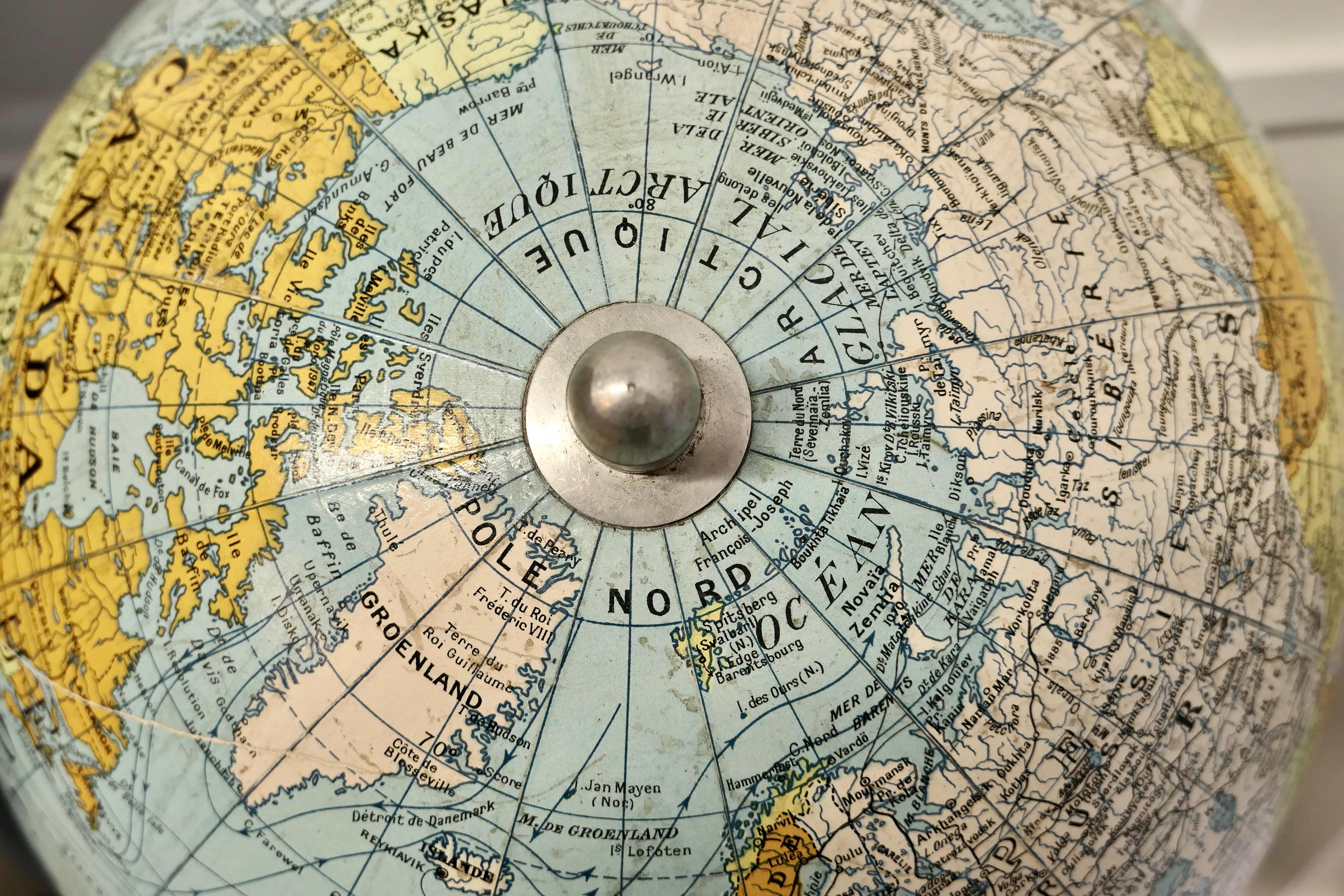 Grand globe terrestre français ou Atlas mondial par Girard Et Barrère en vente 5