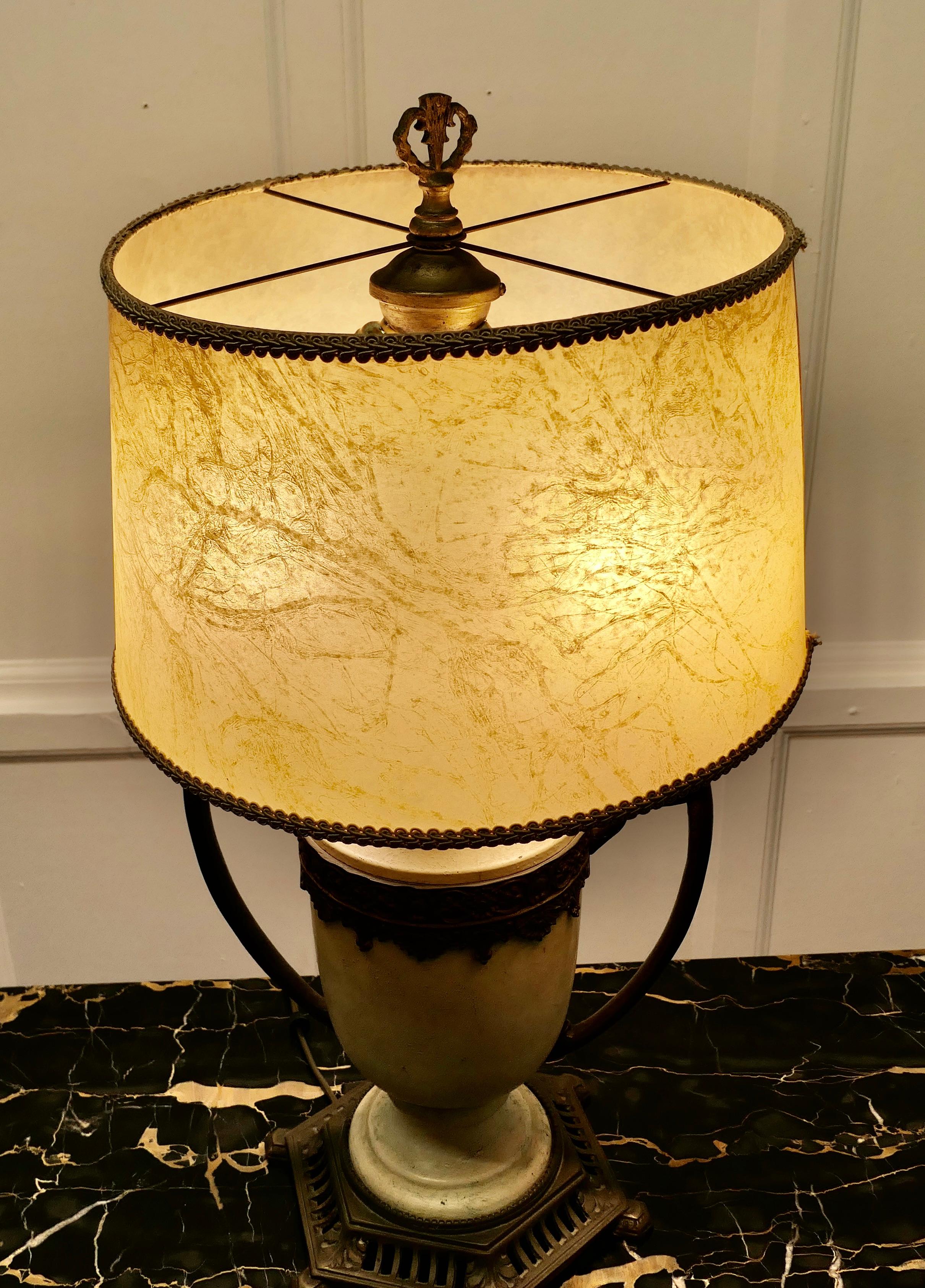 A Large French Toleware and Brass Table Lamp For Sale 1
