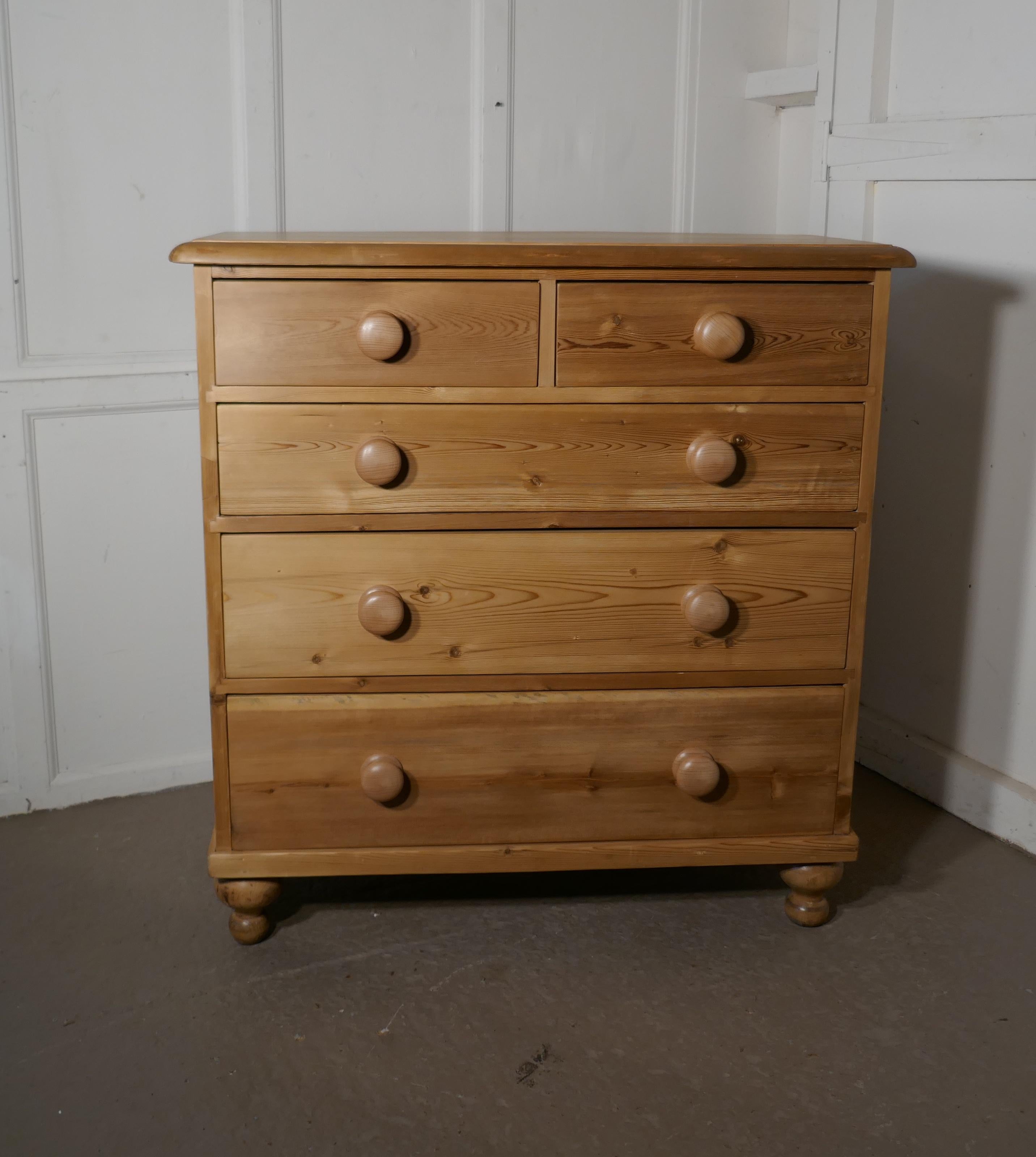 Large Fully Restored Victorian Pine Chest of Drawers In Good Condition In Chillerton, Isle of Wight