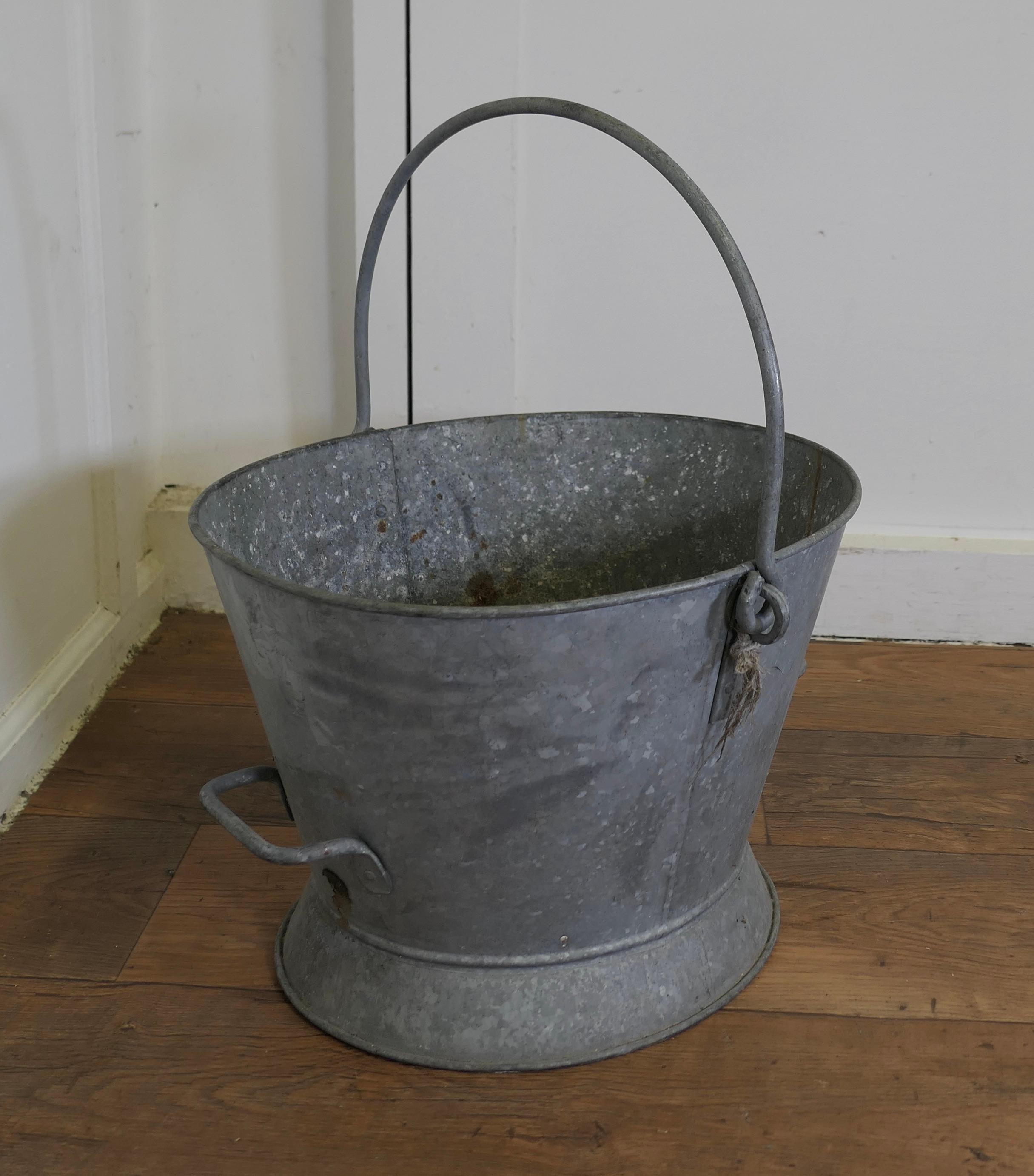 A Large Galvanised Housemaid’s Bucket  A Traditional piece and a very versatile  In Good Condition For Sale In Chillerton, Isle of Wight