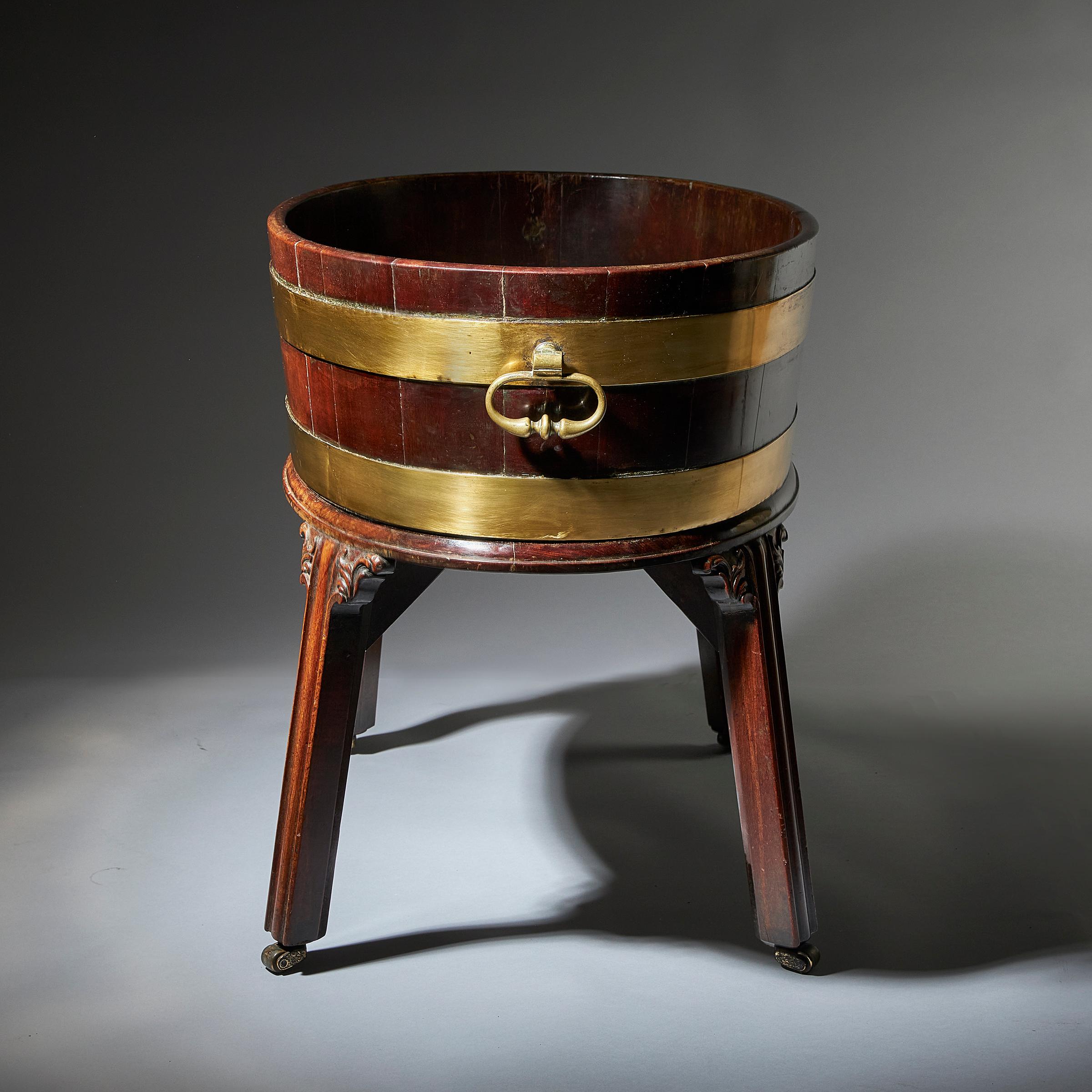 Large George III 18th Century Mahogany Wine Cooler Cellarette or Jardinière In Good Condition In Oxfordshire, United Kingdom