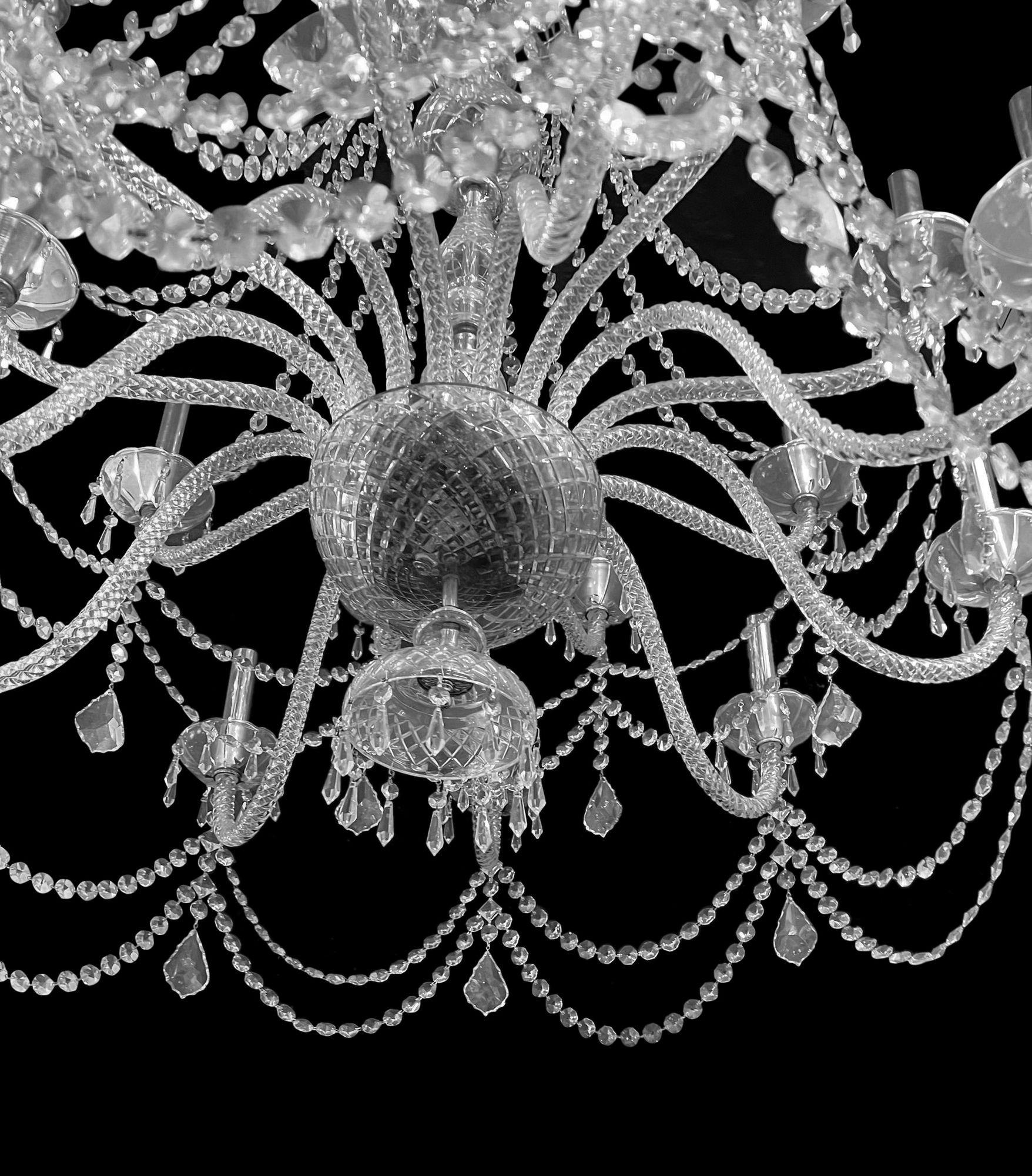 English A large George III style cut glass chandelier, circa 1920 For Sale