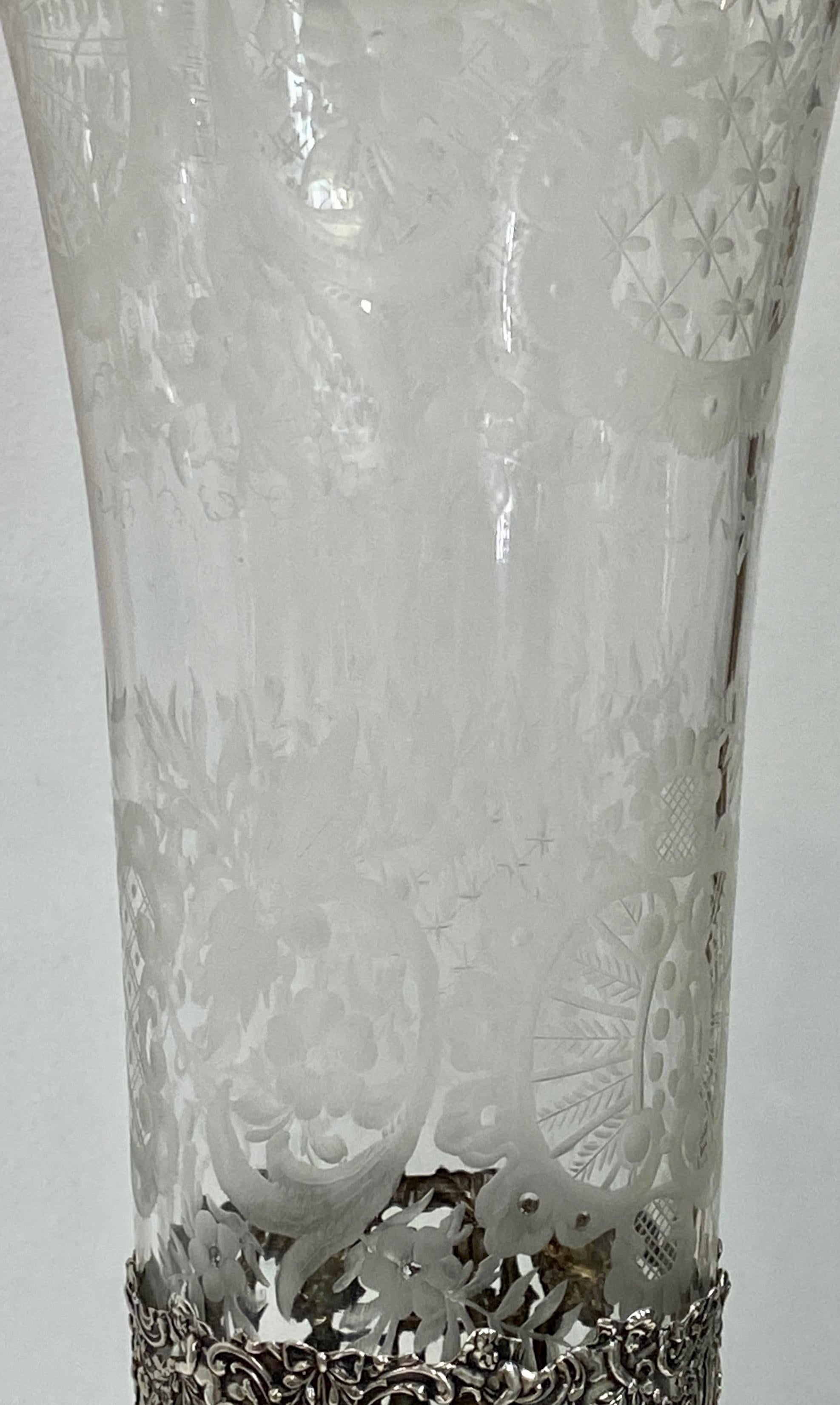 Eine große deutsche Hanau Silber geschliffen und geätzte Glas Trompete Vase (Barock) im Angebot