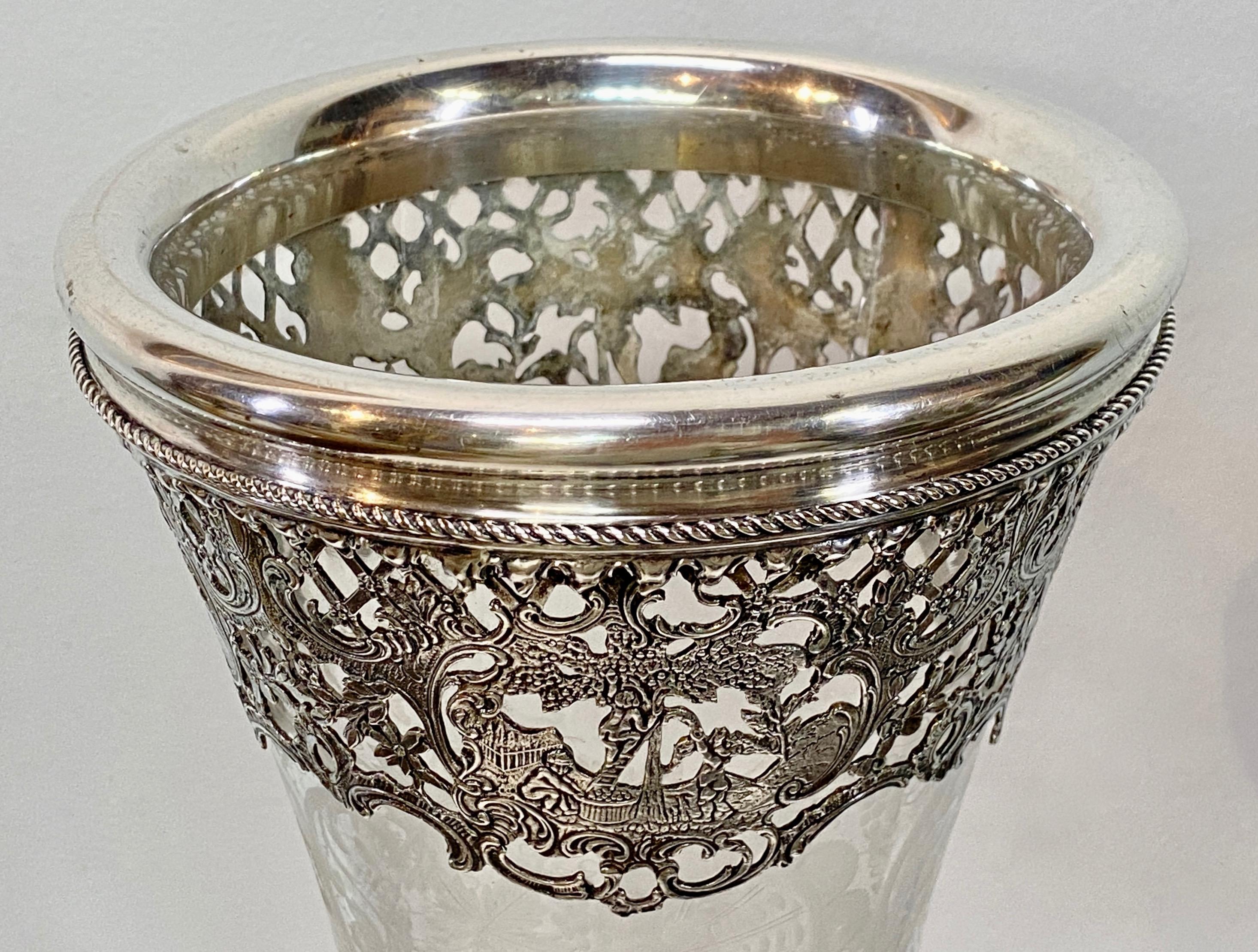 Eine große deutsche Hanau Silber geschliffen und geätzte Glas Trompete Vase (Deutsch) im Angebot