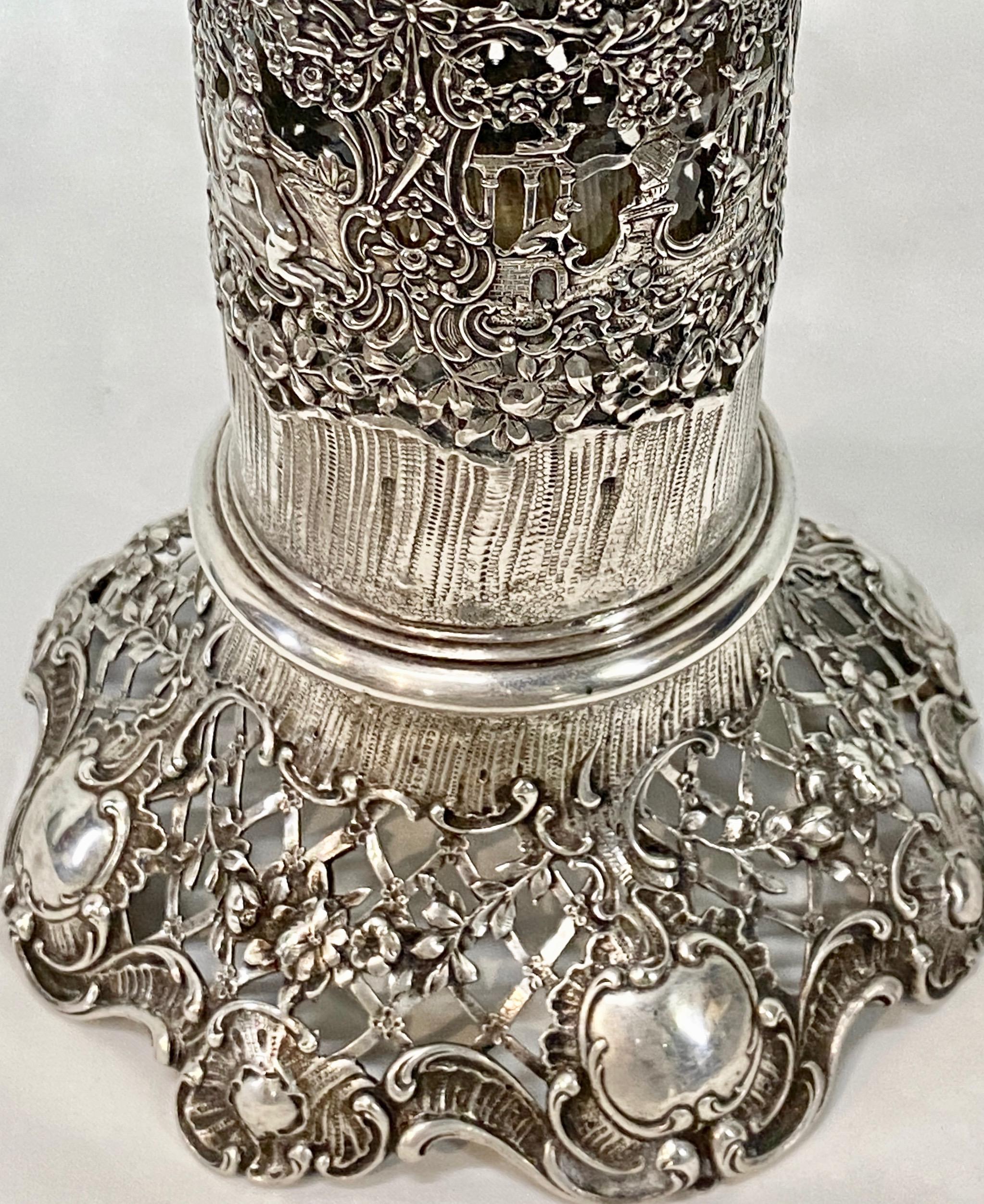 Eine große deutsche Hanau Silber geschliffen und geätzte Glas Trompete Vase im Zustand „Gut“ im Angebot in San Francisco, CA