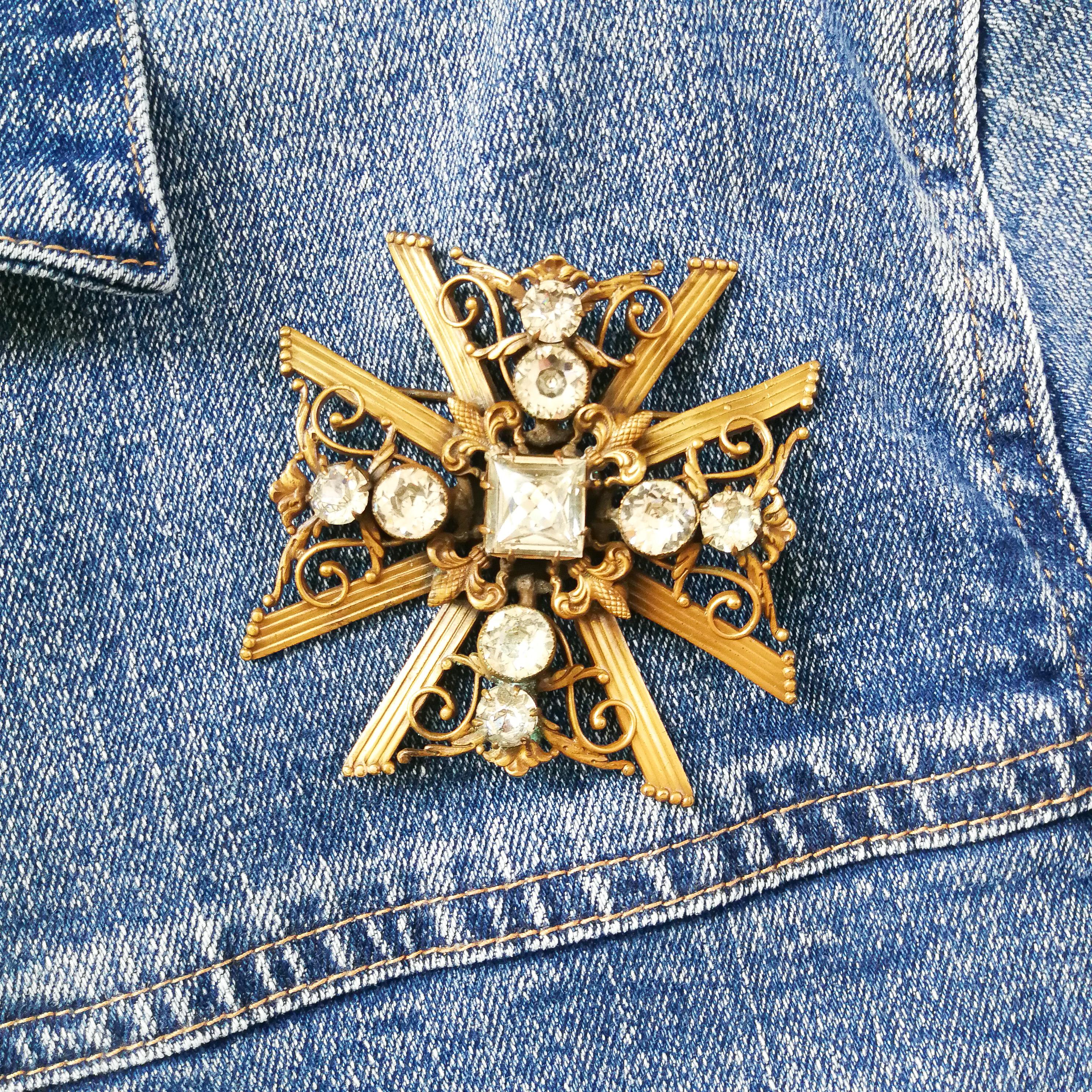 Baroque A large gilt and crystal brooch, as a Maltese Cross, Joseff of Hollywood, 1940s For Sale
