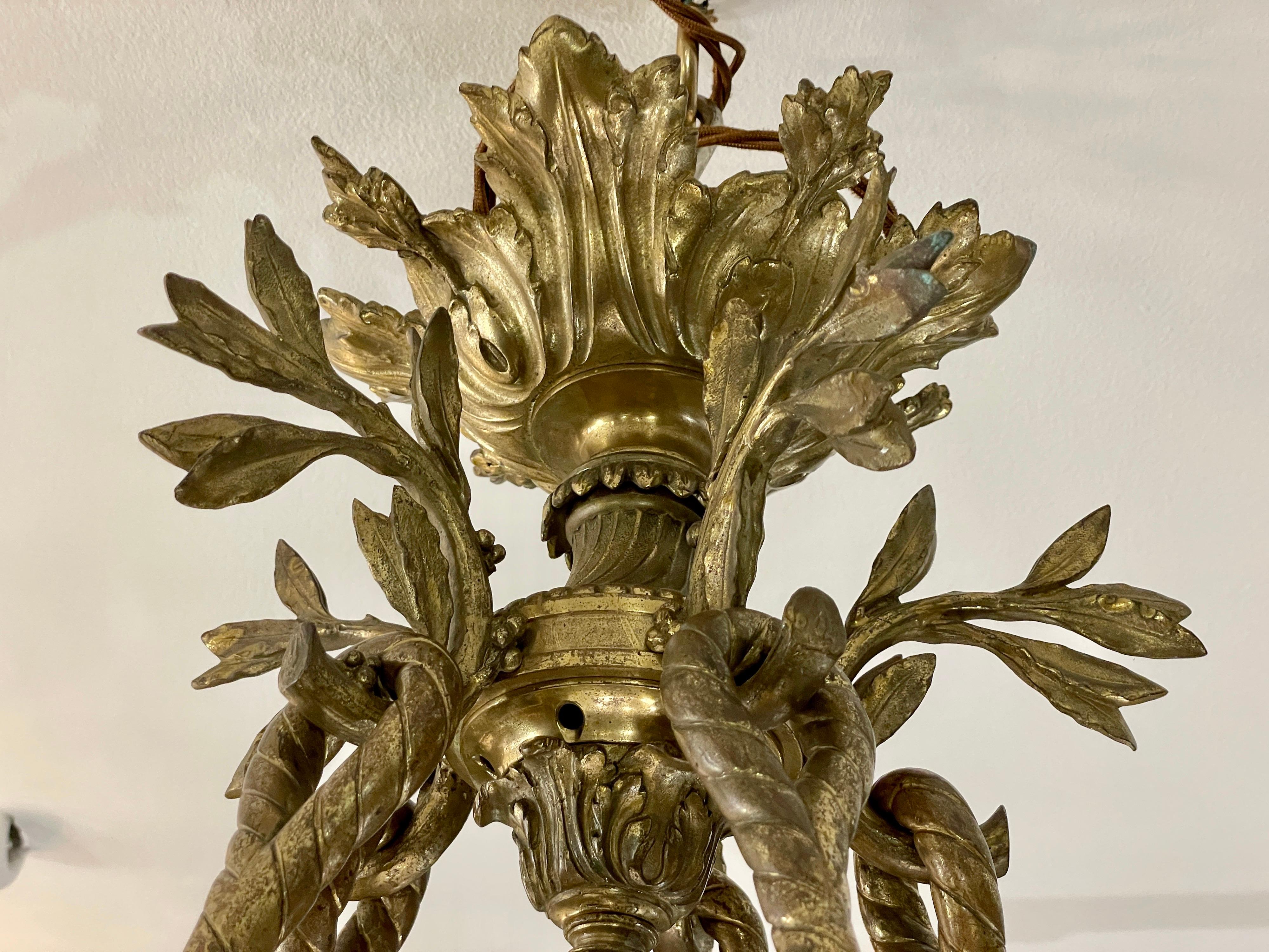Grand lustre de style Empire français en bronze doré en vente 4