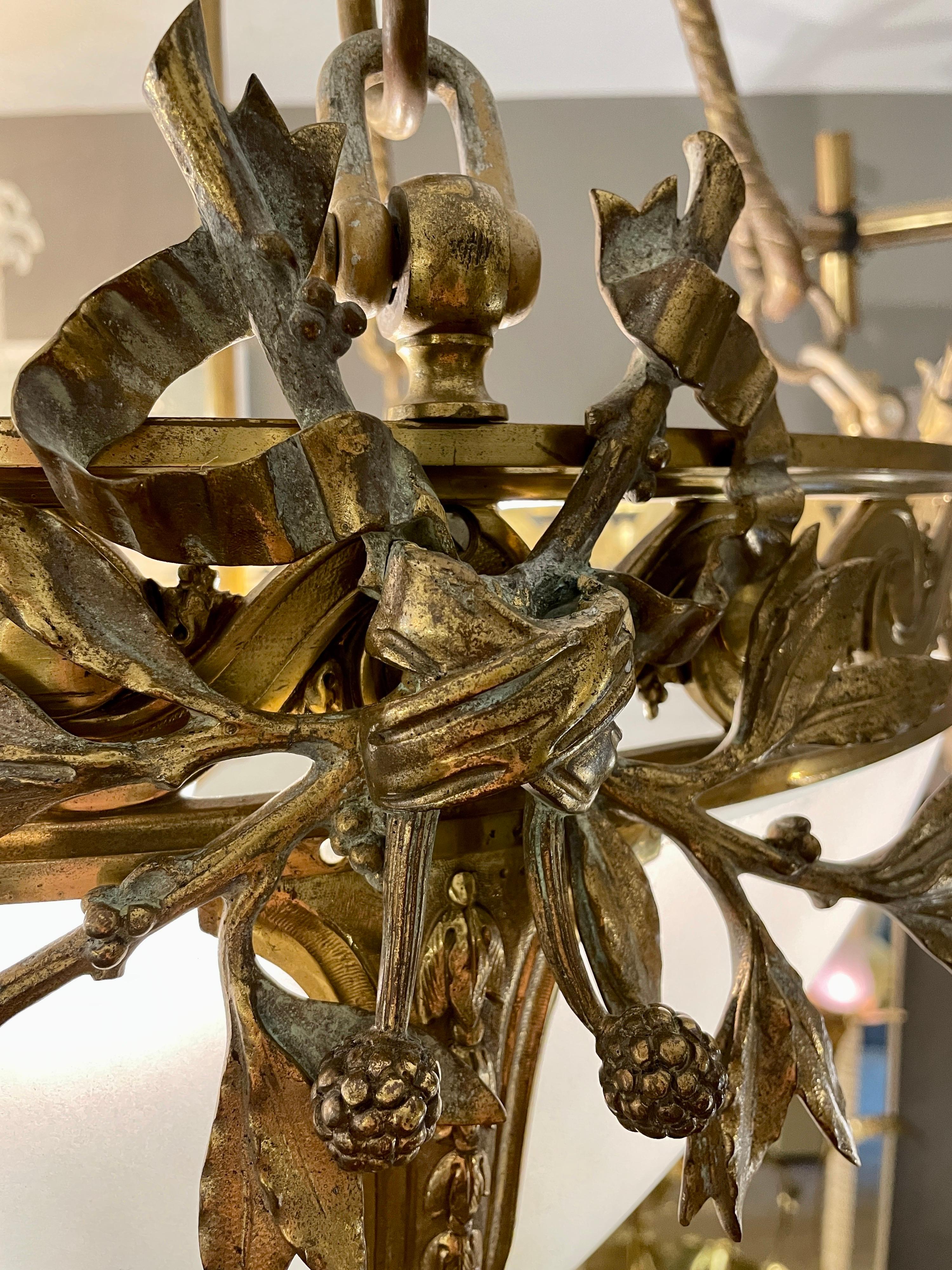 Grand lustre de style Empire français en bronze doré en vente 13