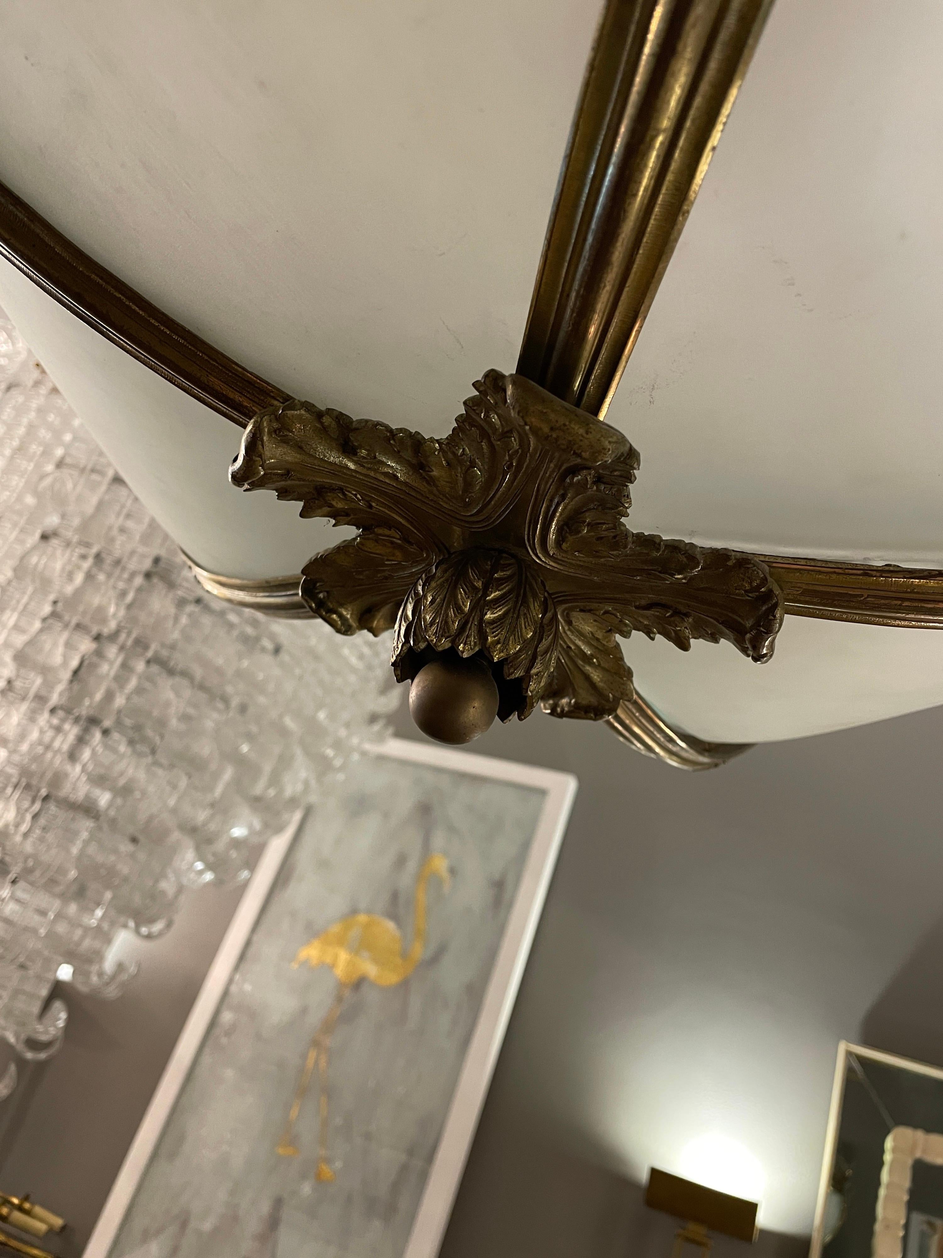 Doré Grand lustre de style Empire français en bronze doré en vente
