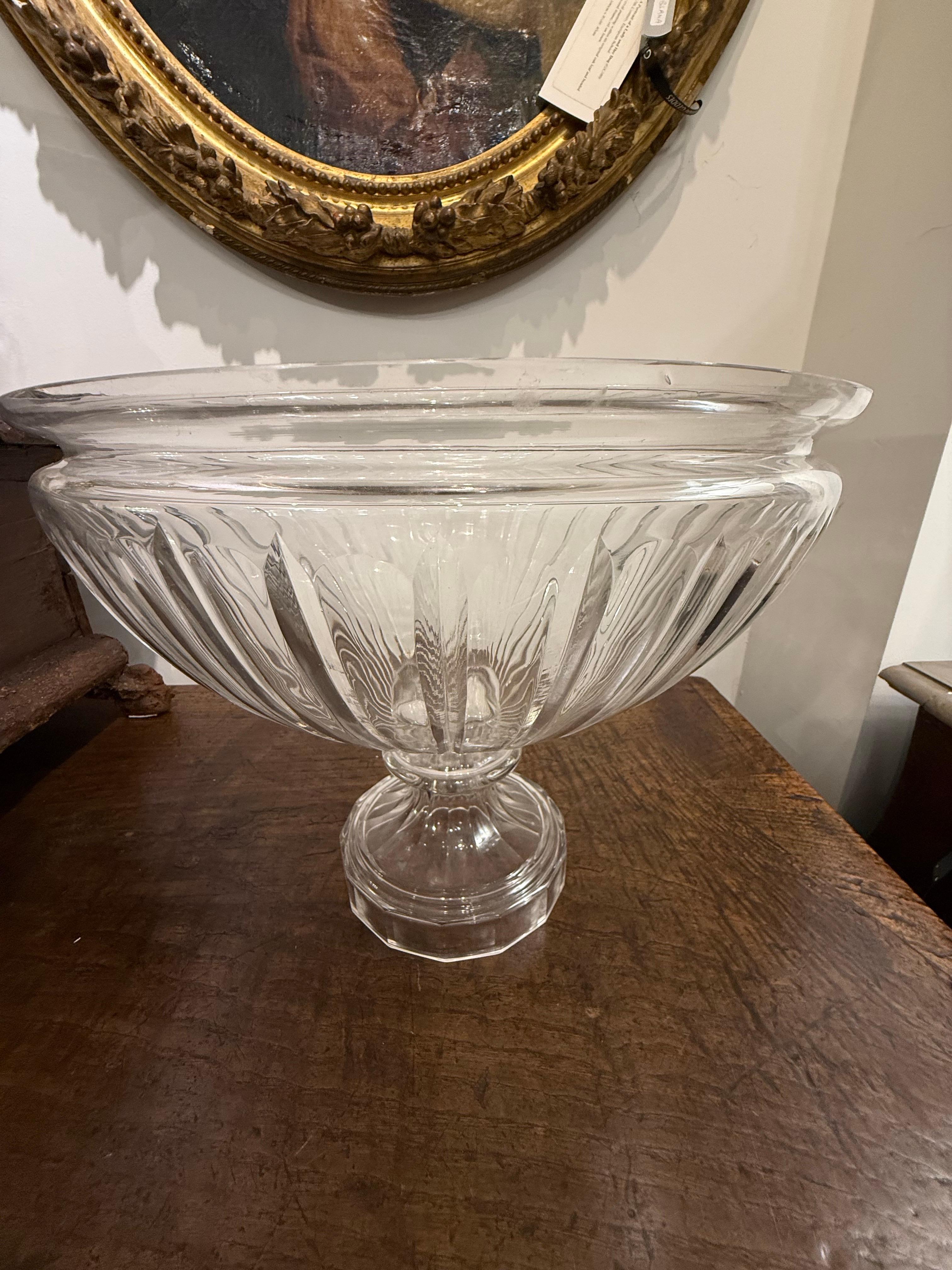 Australien A Large Glass Punch Bowl en vente