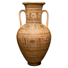Un’anfora greca di grandi dimensioni in ceramica geometrica, periodo geometrico, dal 725 a.C. al 700 a.C.