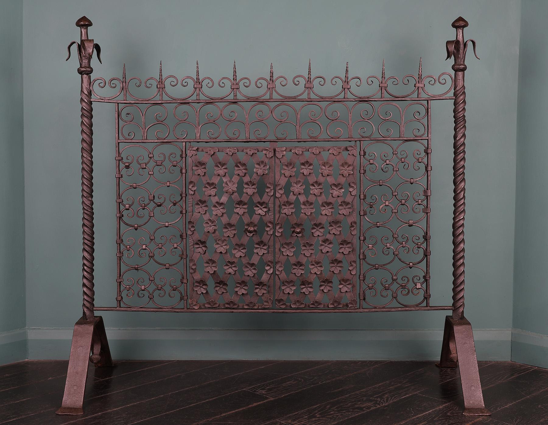 A Large Hand-Wrought Fire Screen In Good Condition In London, GB