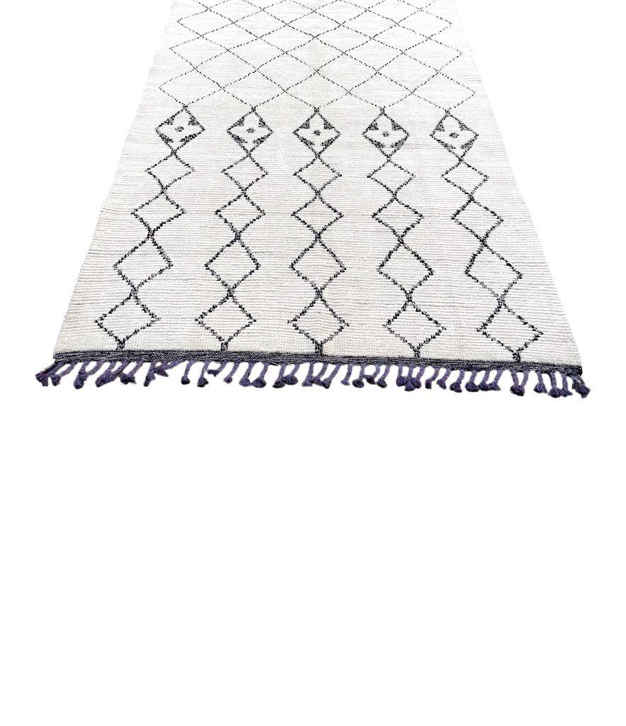 Contemporary A large handwoven Moroccan Beni Ourain wool berber rug with diamond pattern For Sale