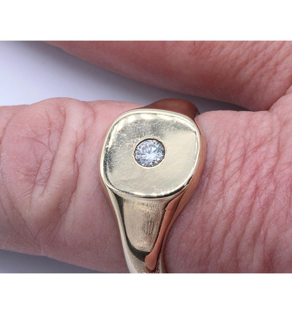 signet ring tom holland