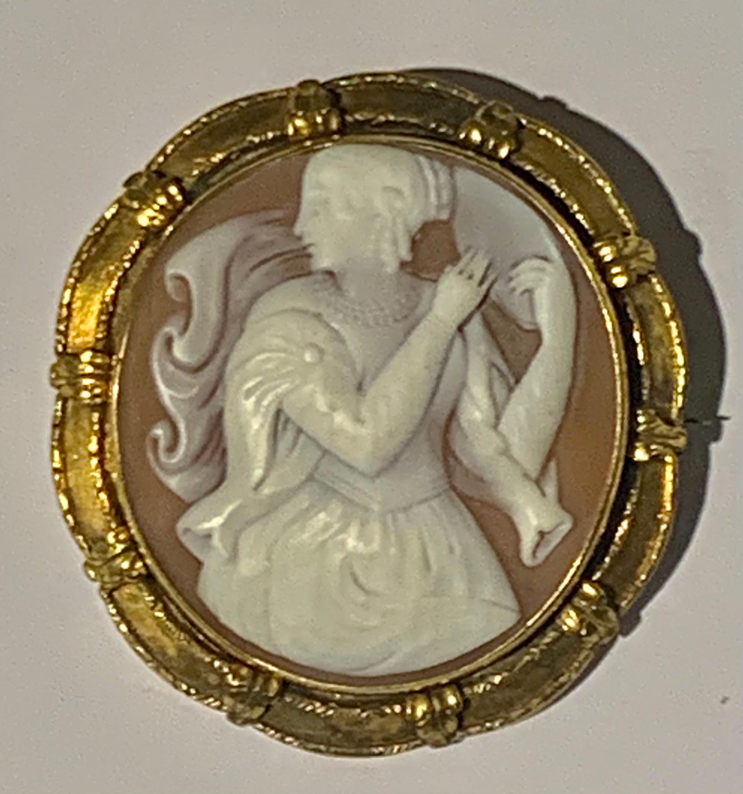 Women's or Men's Large High Quality Victorian Cameo Brooch Superb 15ct Gold Frame For Sale