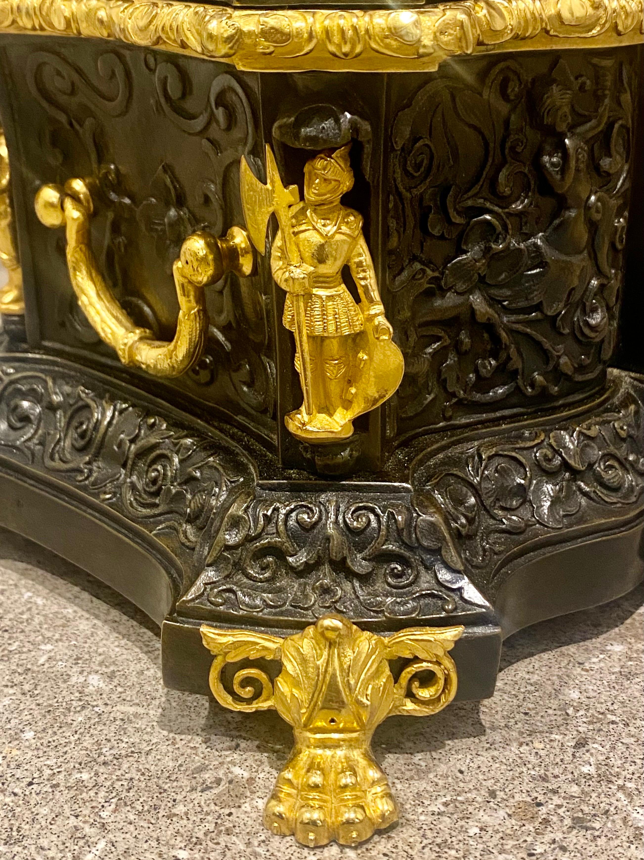 Große beeindruckende Schmuckschatulle aus Bronze des 19. Jahrhunderts. CIRCA 1860 im Angebot 7