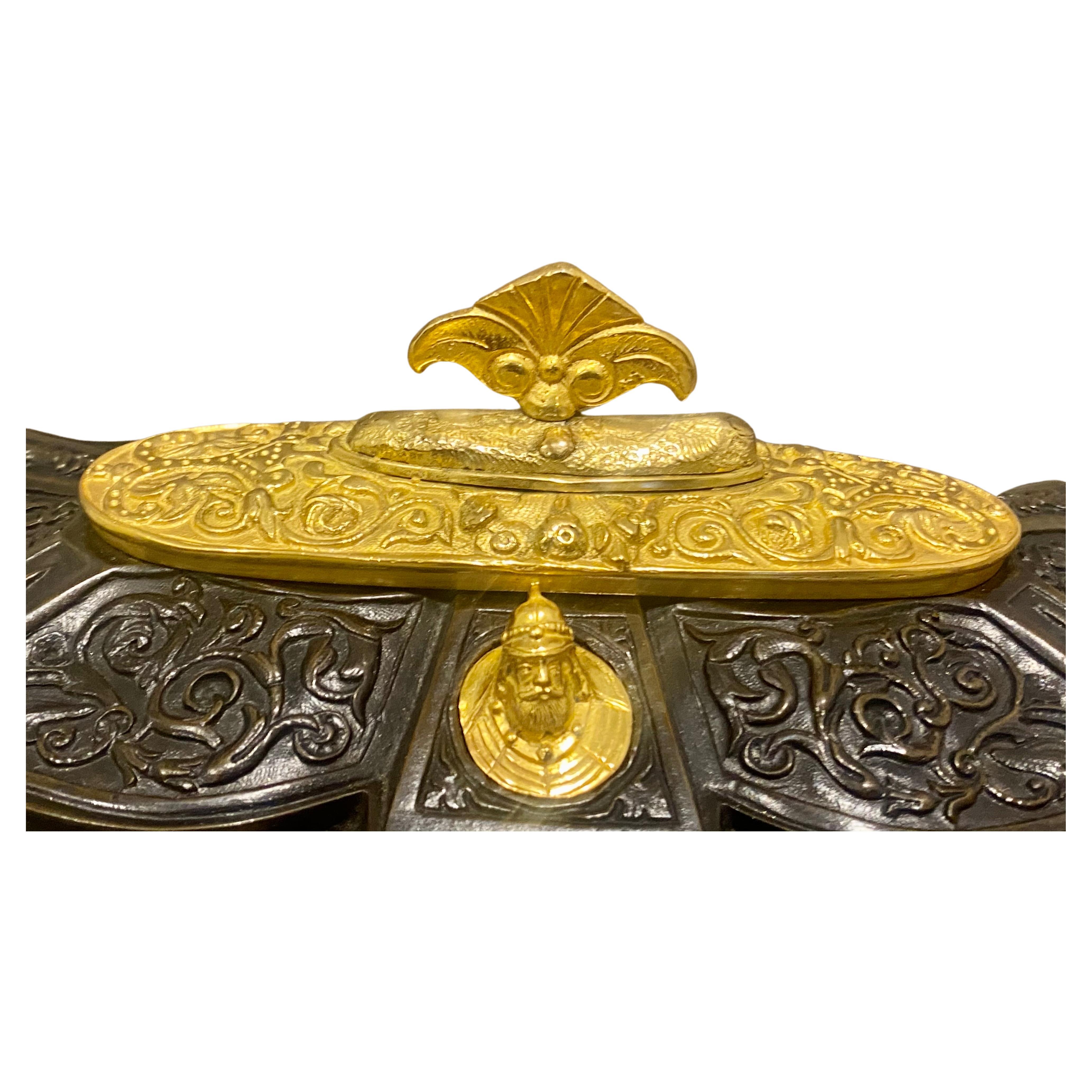 Große beeindruckende Schmuckschatulle aus Bronze des 19. Jahrhunderts. CIRCA 1860 im Angebot 4