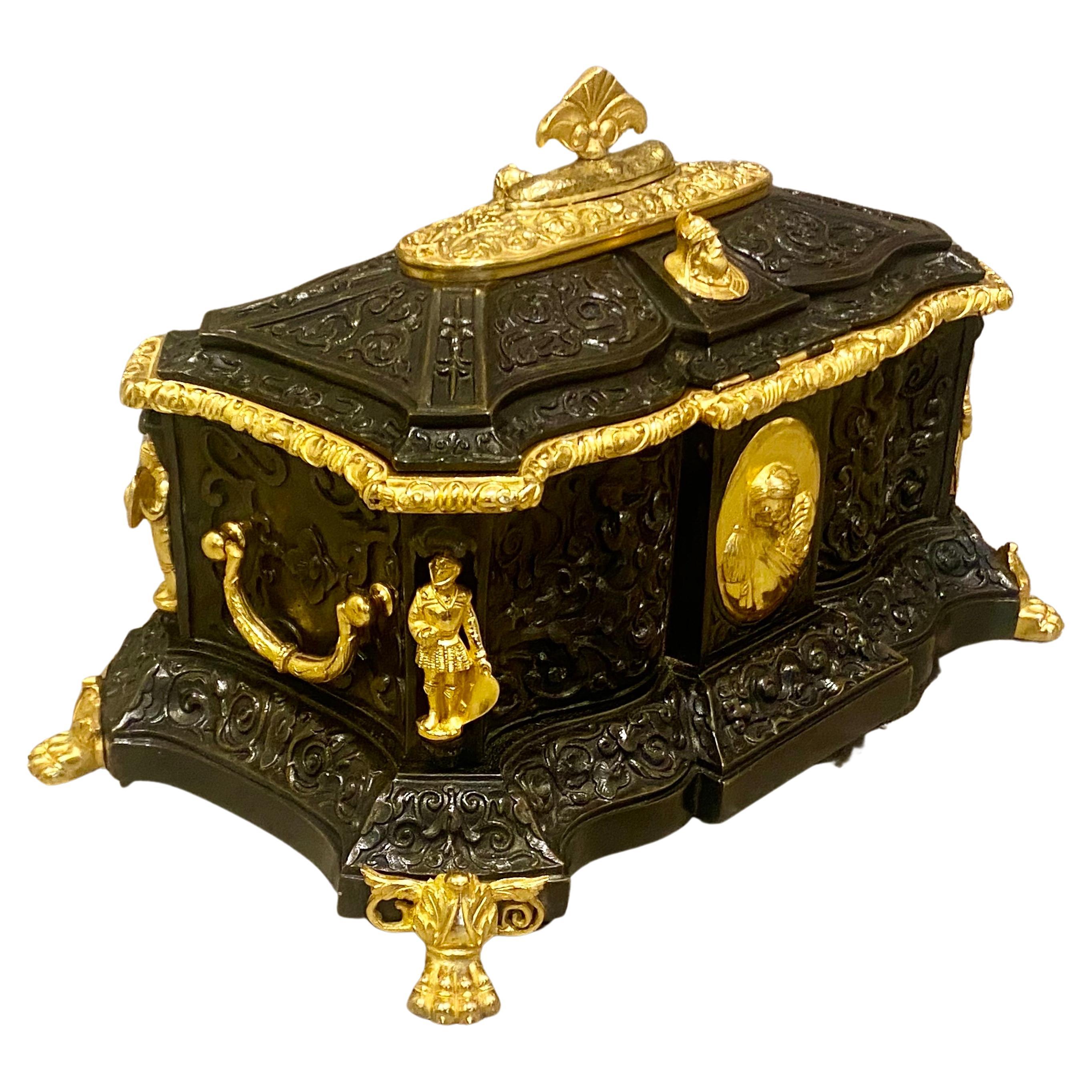 Un grande e imponente scrigno per gioielli in bronzo del XIX secolo. Circa 1860 in vendita