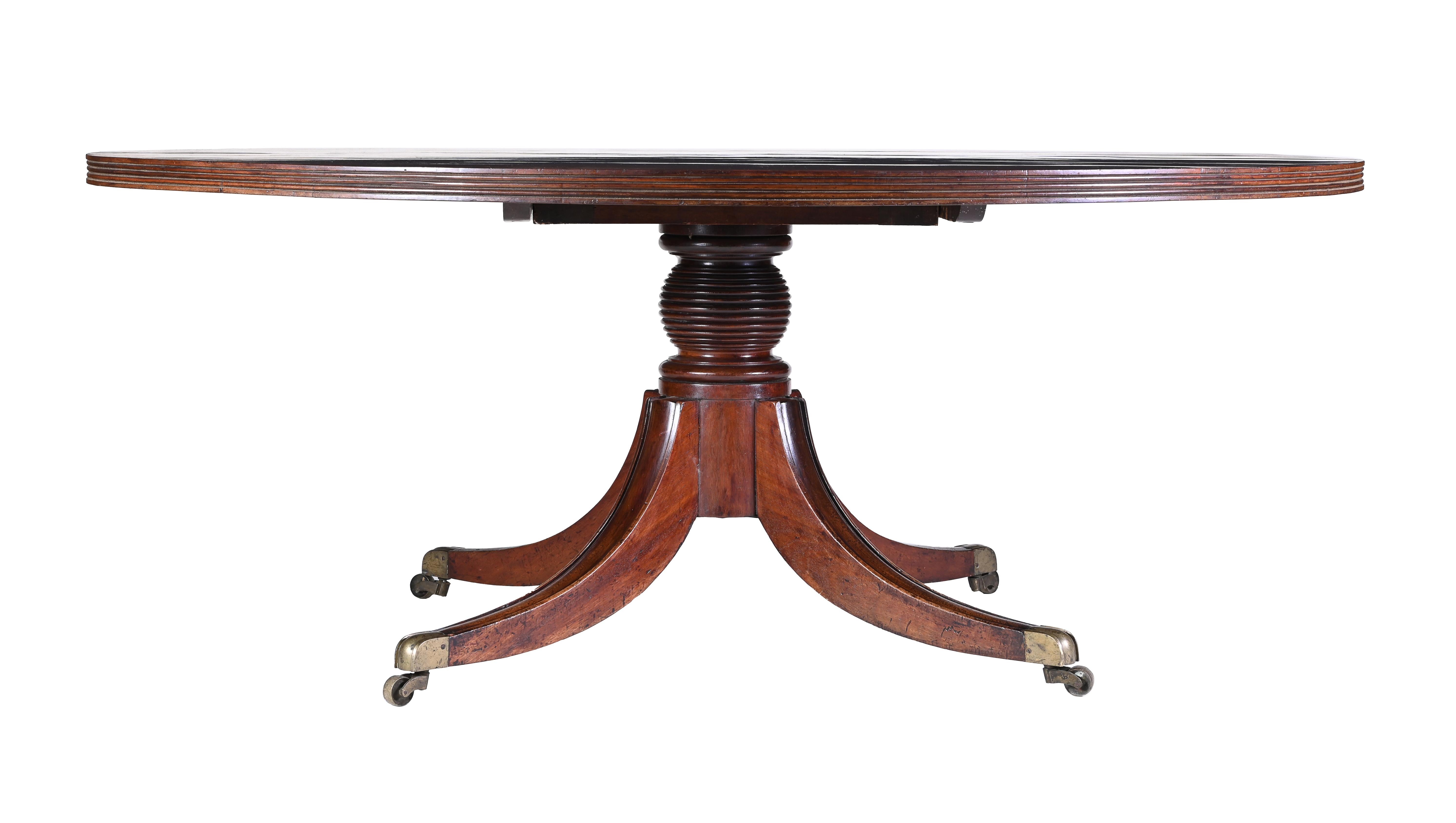 A Large Irish Regency Mahogany Round Dining Table In Good Condition For Sale In Dublin, GB