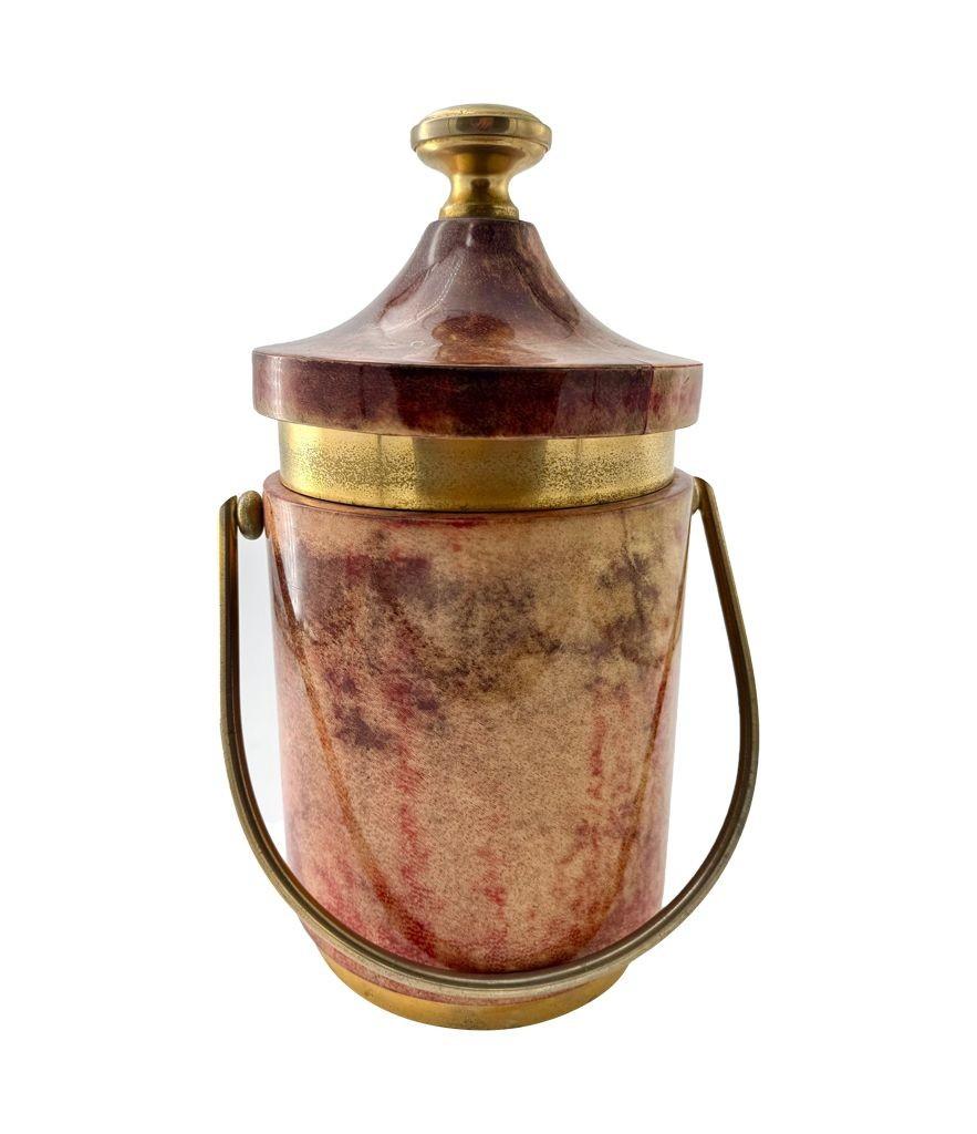 A large Italian 1960s lacquered goat skin ice bucket by Aldo Tura en vente 8