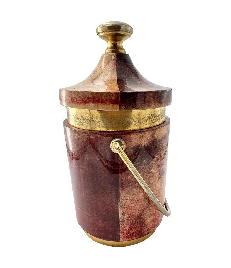 A large Italian 1960s lacquered goat skin ice bucket by Aldo Tura en vente 9