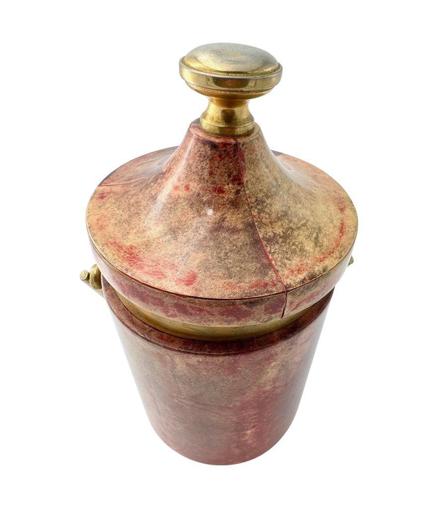 Laiton A large Italian 1960s lacquered goat skin ice bucket by Aldo Tura en vente