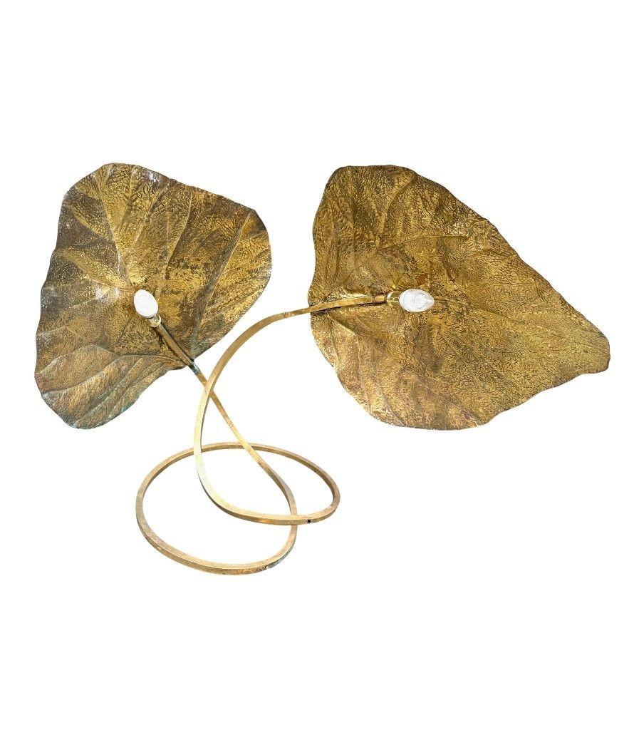 Gran lámpara de sobremesa italiana de latón doble de los años 70 