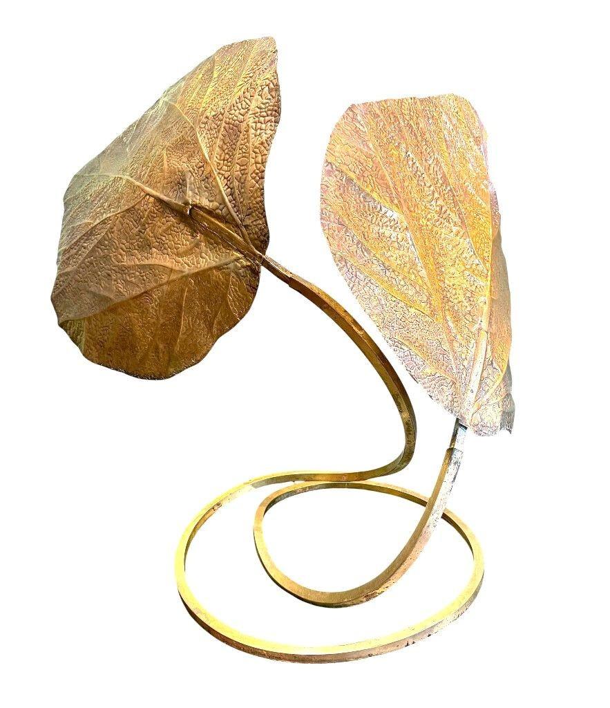 Gran lámpara de sobremesa italiana de latón doble de los años 70 