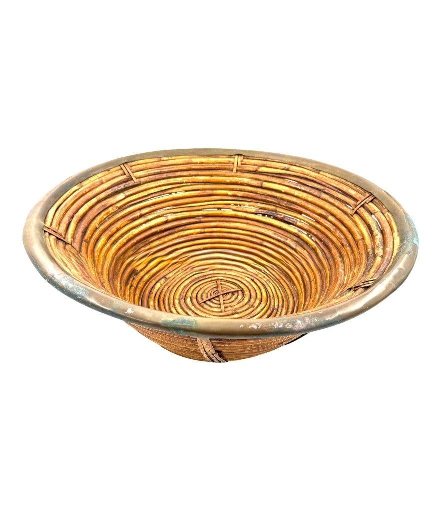 Brass A large Italian 1970s woven bamboo bowl with brass rim For Sale