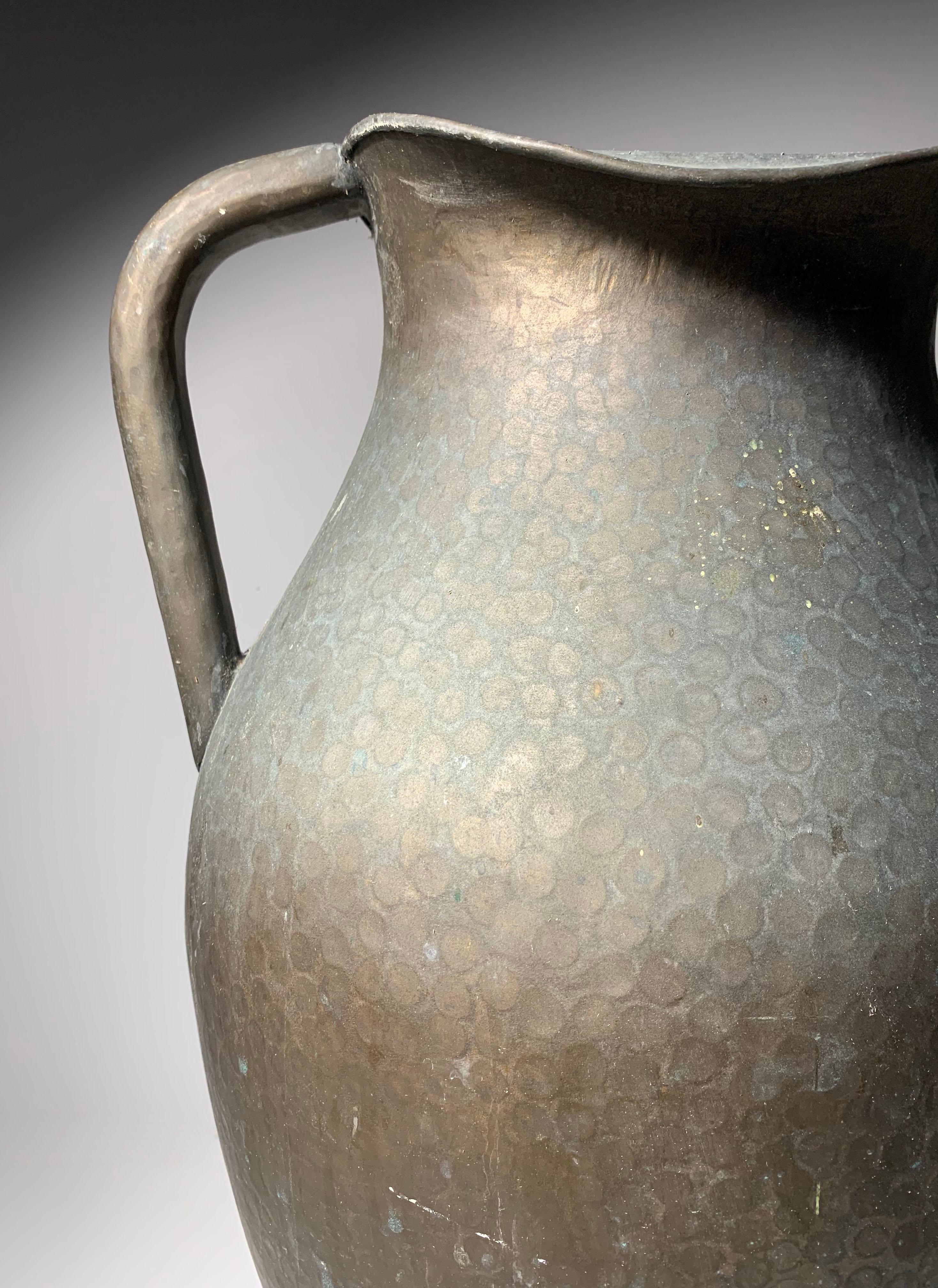 20th Century A Large Italian Egidio Casagrande Hammered Brass Garden Urn Vase For Sale