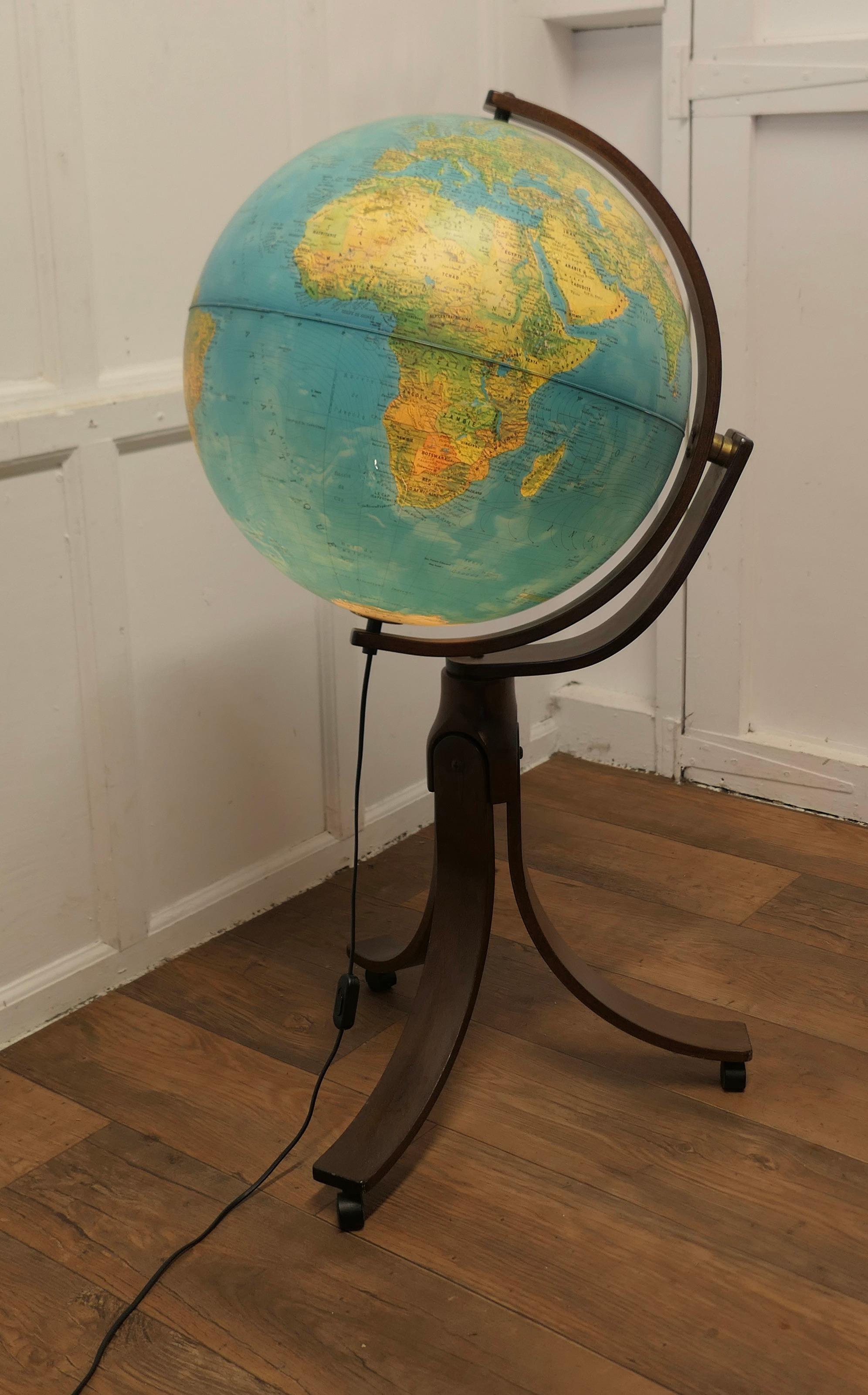 Un grande globo terrestre italiano della metà del secolo scorso di Ricoscope in vendita 3