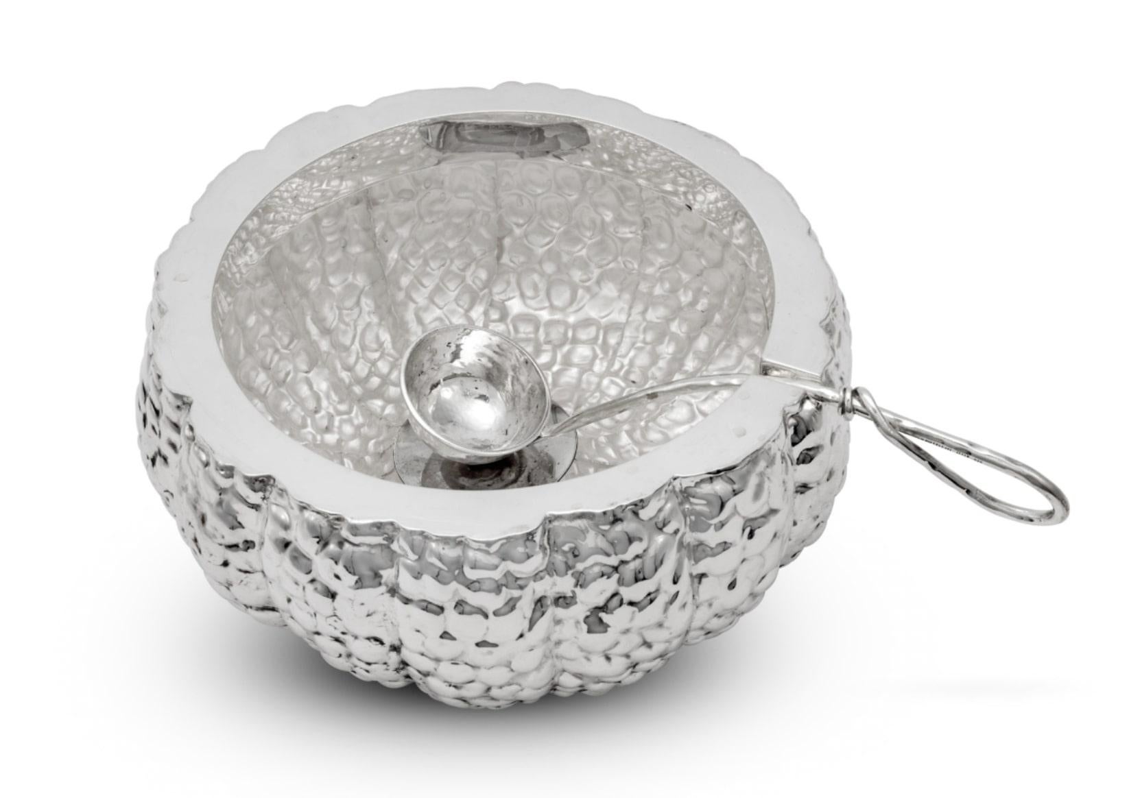 A Large Italian Silver Pumpkin Soup Tureen and Ladle by Mario Buccellati, Milan For Sale 1