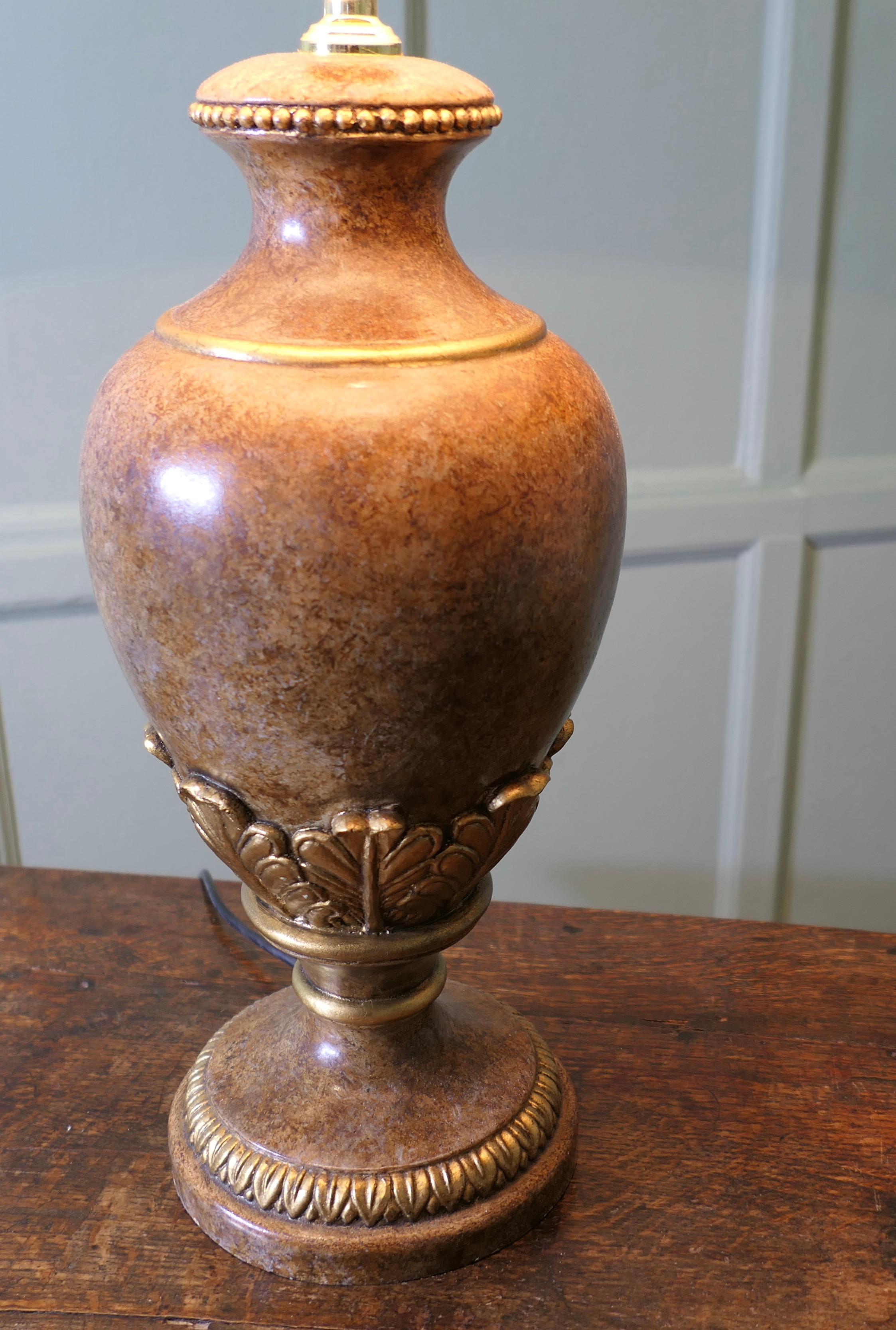 A Large Italian Simulated Marble Table Lamp In Good Condition For Sale In Godshill, Isle of Wight