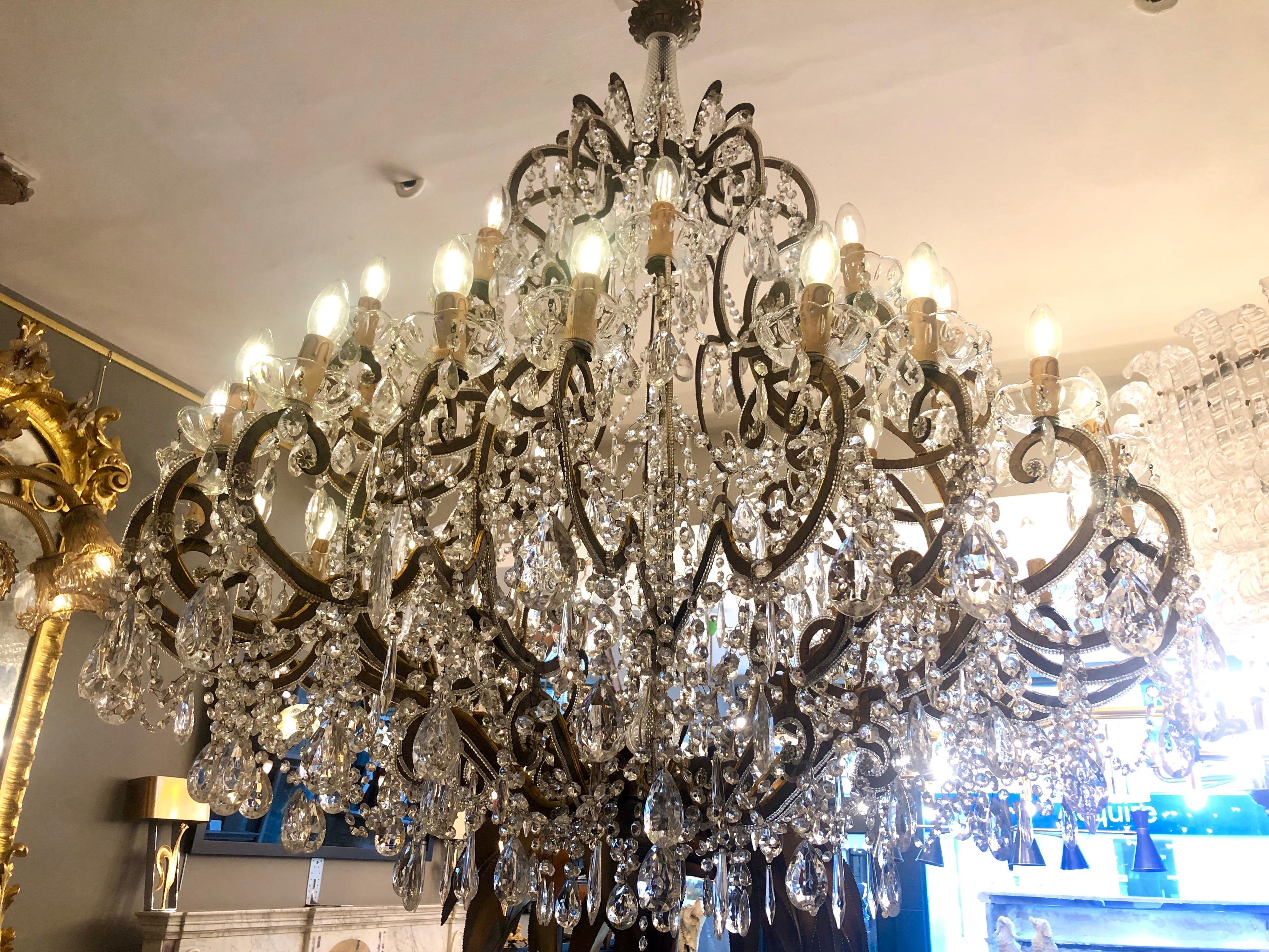 Large Italian Traditional Florentine Two-Tiered 36 Arm Chandelier 4