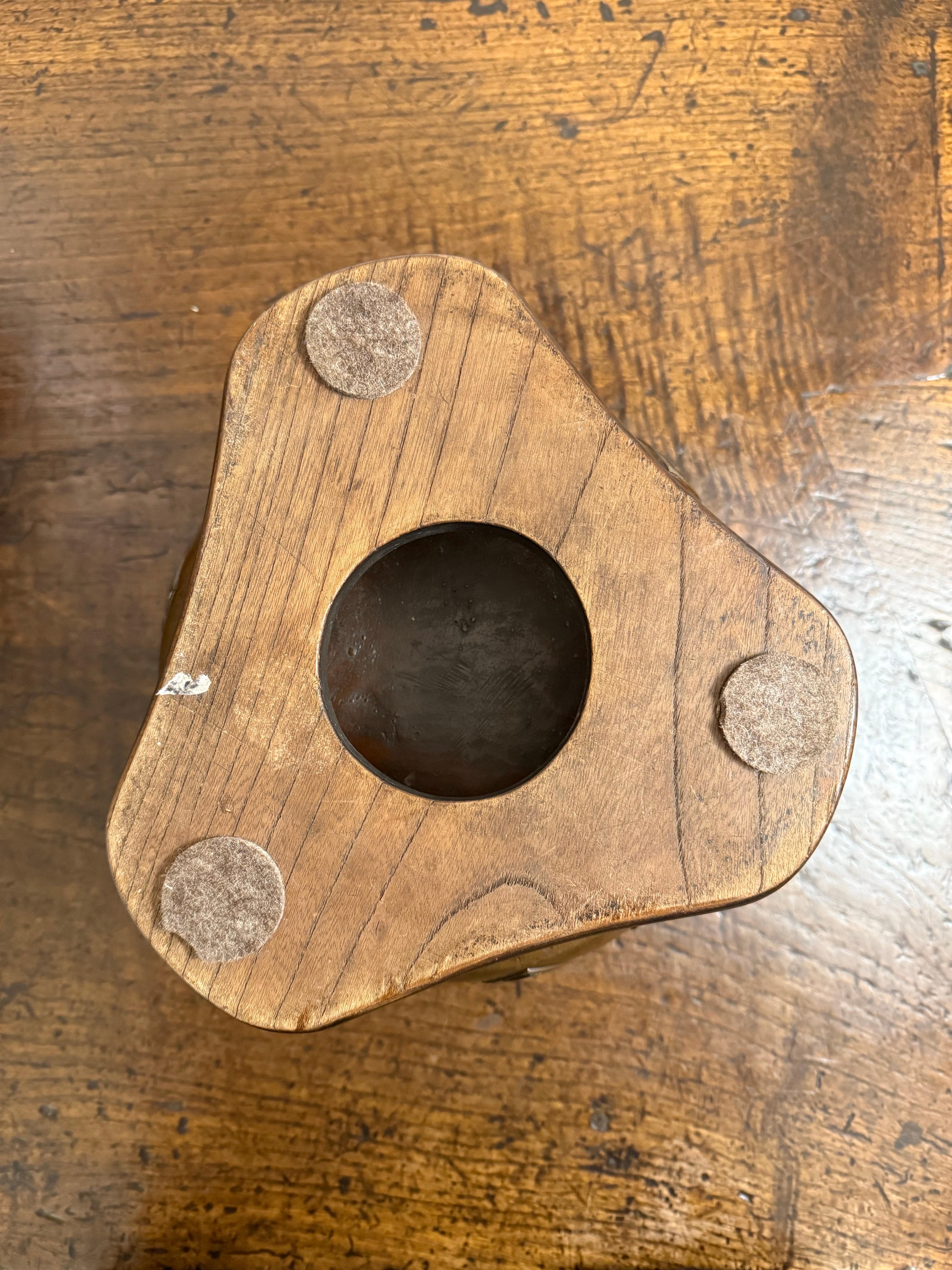 Grand encensoir japonais en bronze moulé, période Meiji, fin du XIXe siècle en vente 2