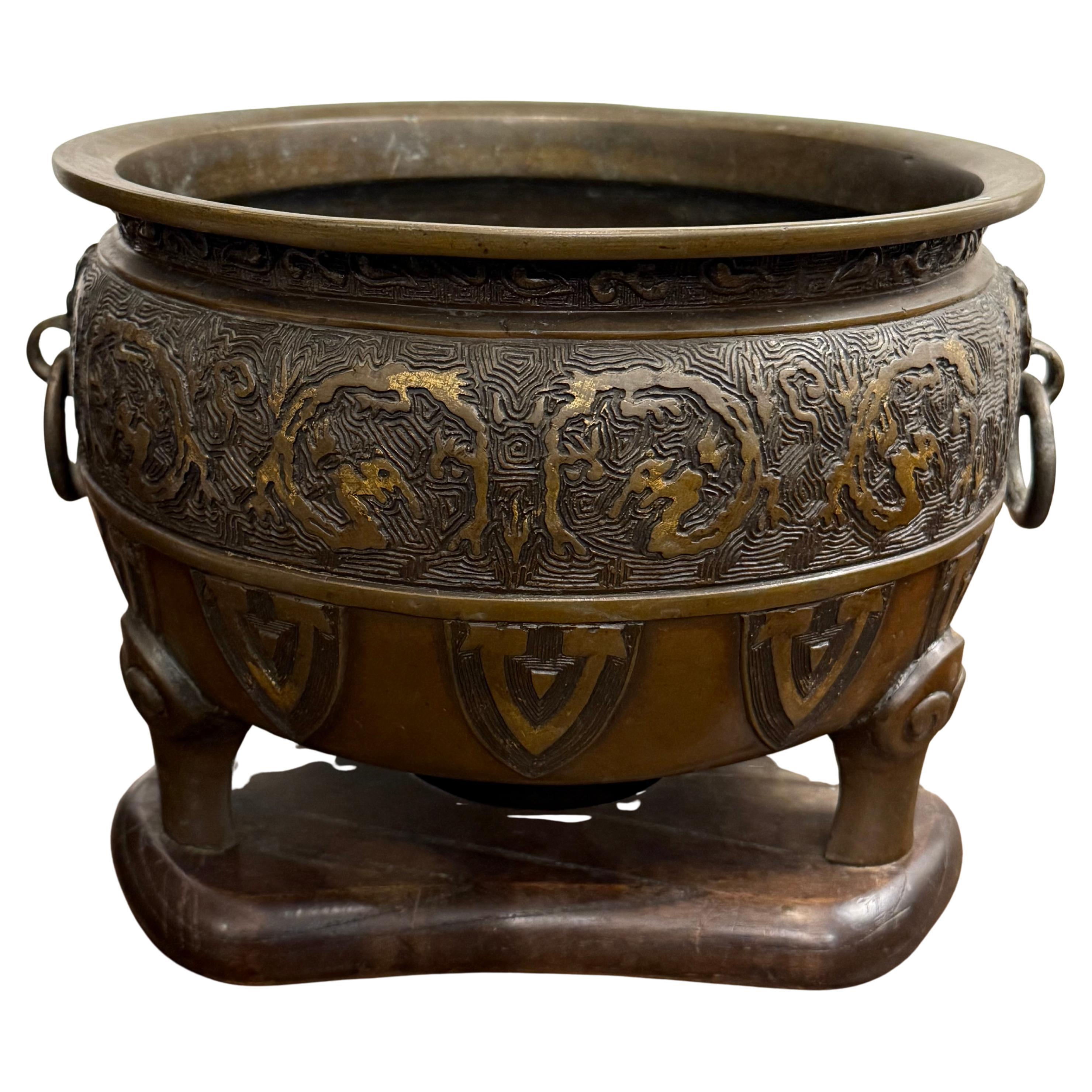 Großes japanisches Bronzegussgefäß, Meiji-Periode, Ende 19.