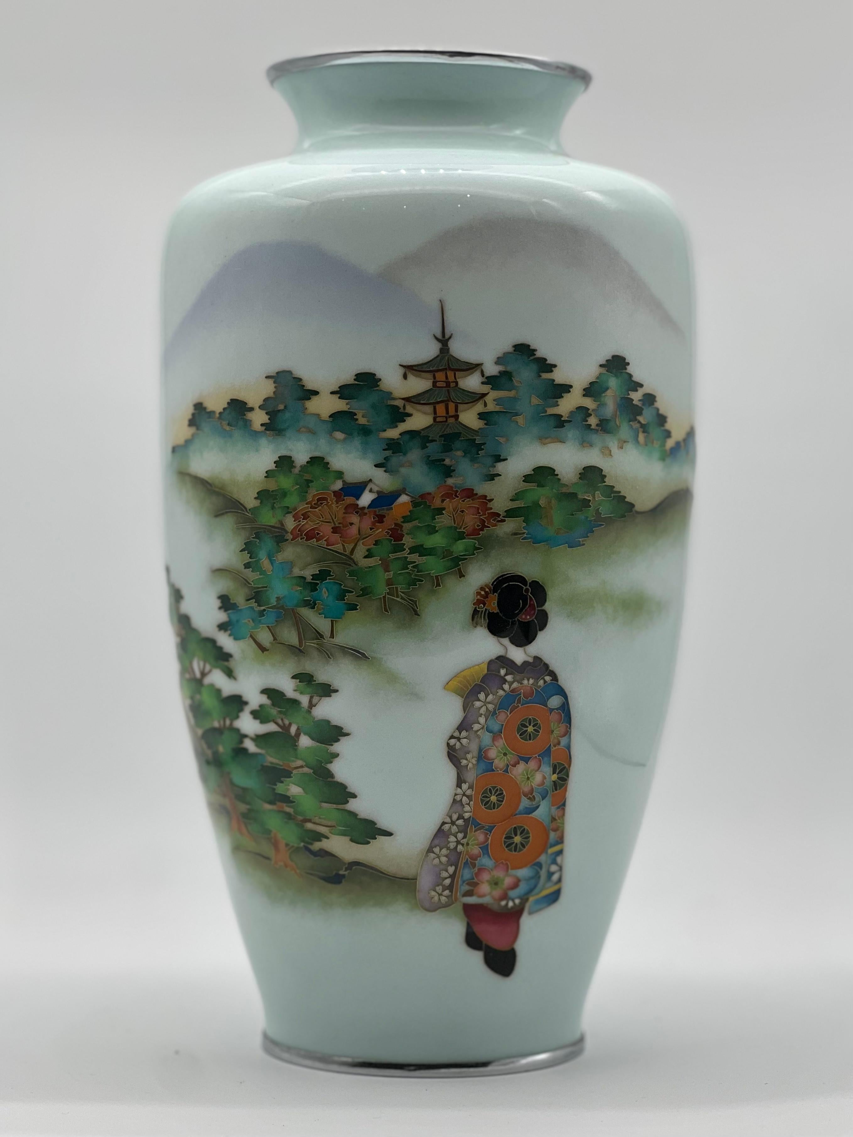 Un grand vase japonais en émail cloisonné attribué à Ando Jubei en vente 13