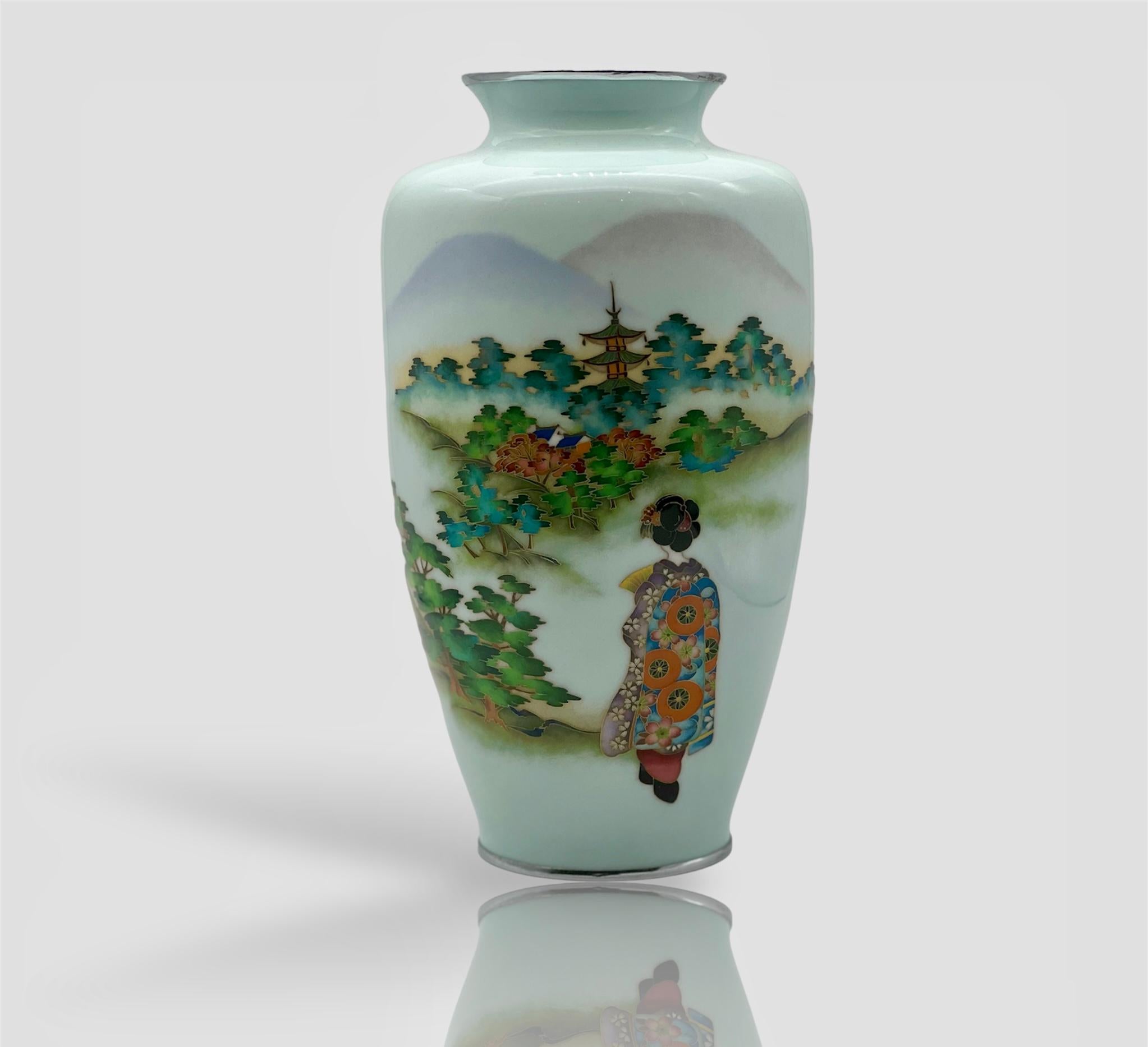 Cloisonné Un grand vase japonais en émail cloisonné attribué à Ando Jubei en vente