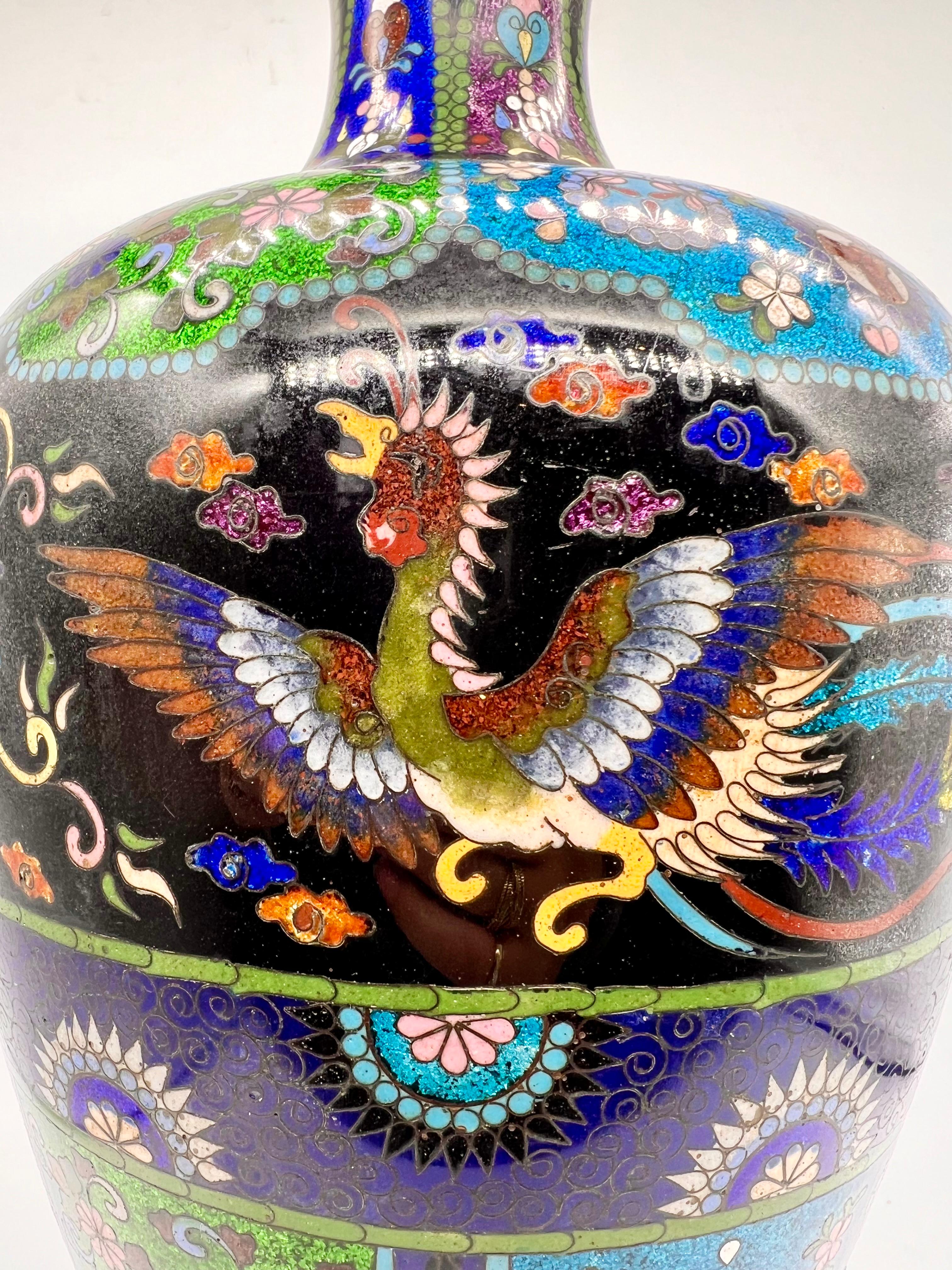 Gran jarrón balaustre japonés Ginbari de cloisonné . Periodo Meiji. en venta 8