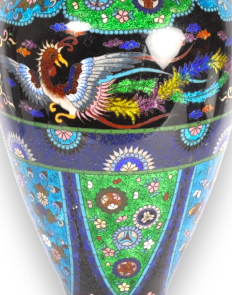 Gran jarrón balaustre japonés Ginbari de cloisonné . Periodo Meiji. en Bueno estado para la venta en London, GB
