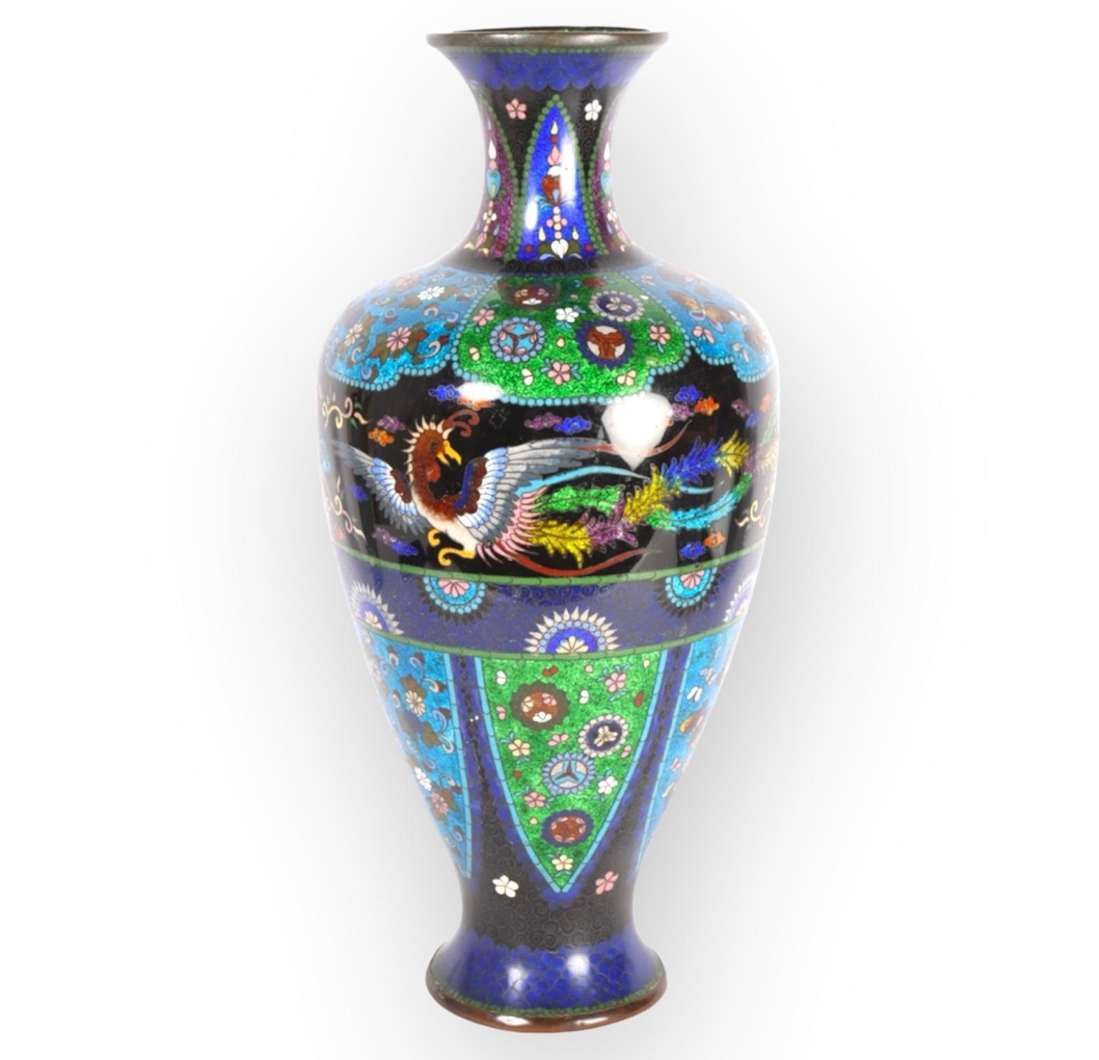 Gran jarrón balaustre japonés Ginbari de cloisonné . Periodo Meiji. siglo XIX en venta